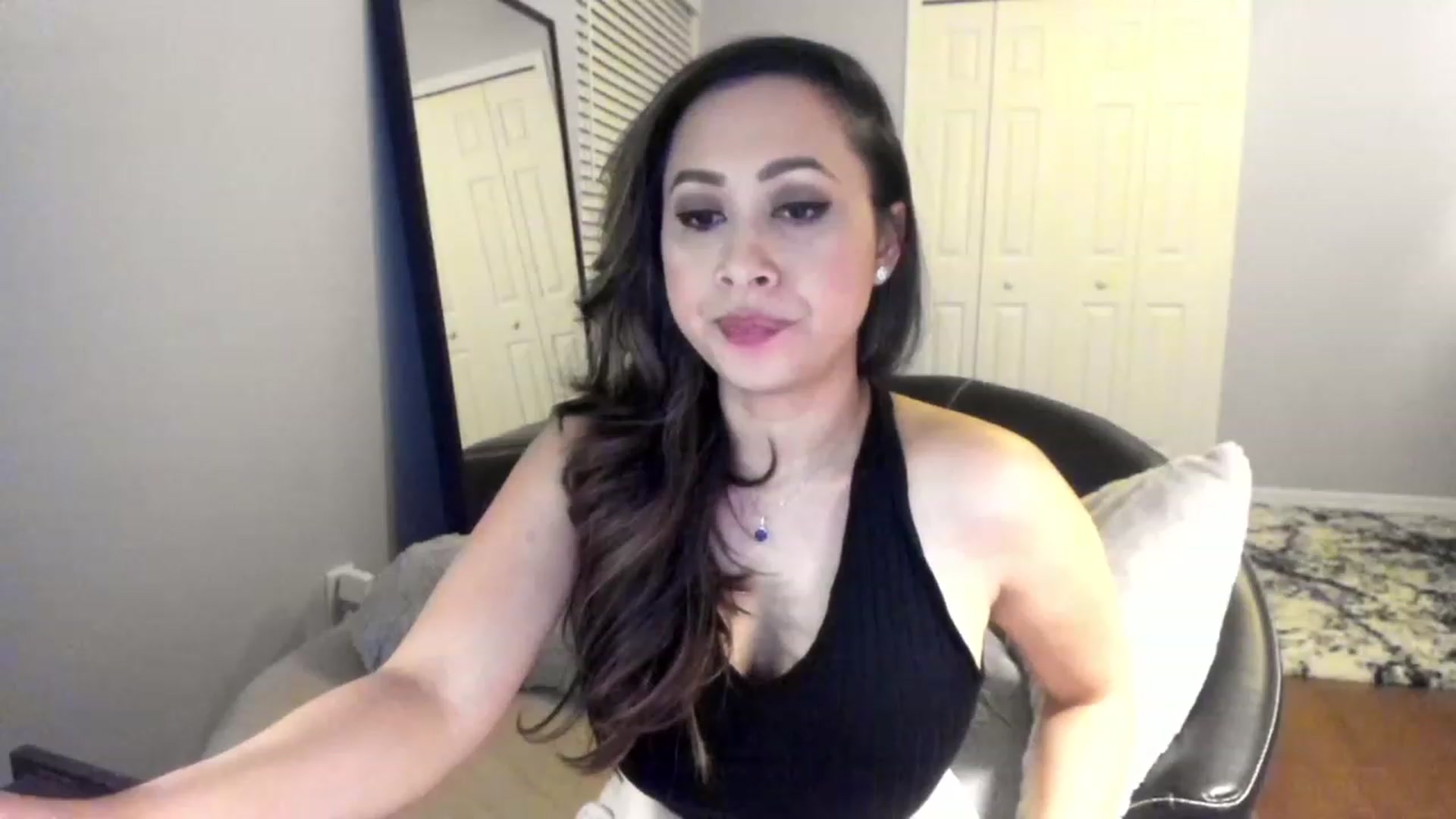 Gallery image thumbnail from Downloads's myfreecams stream on, 02/21/2023, 08:09 image 10 of 20