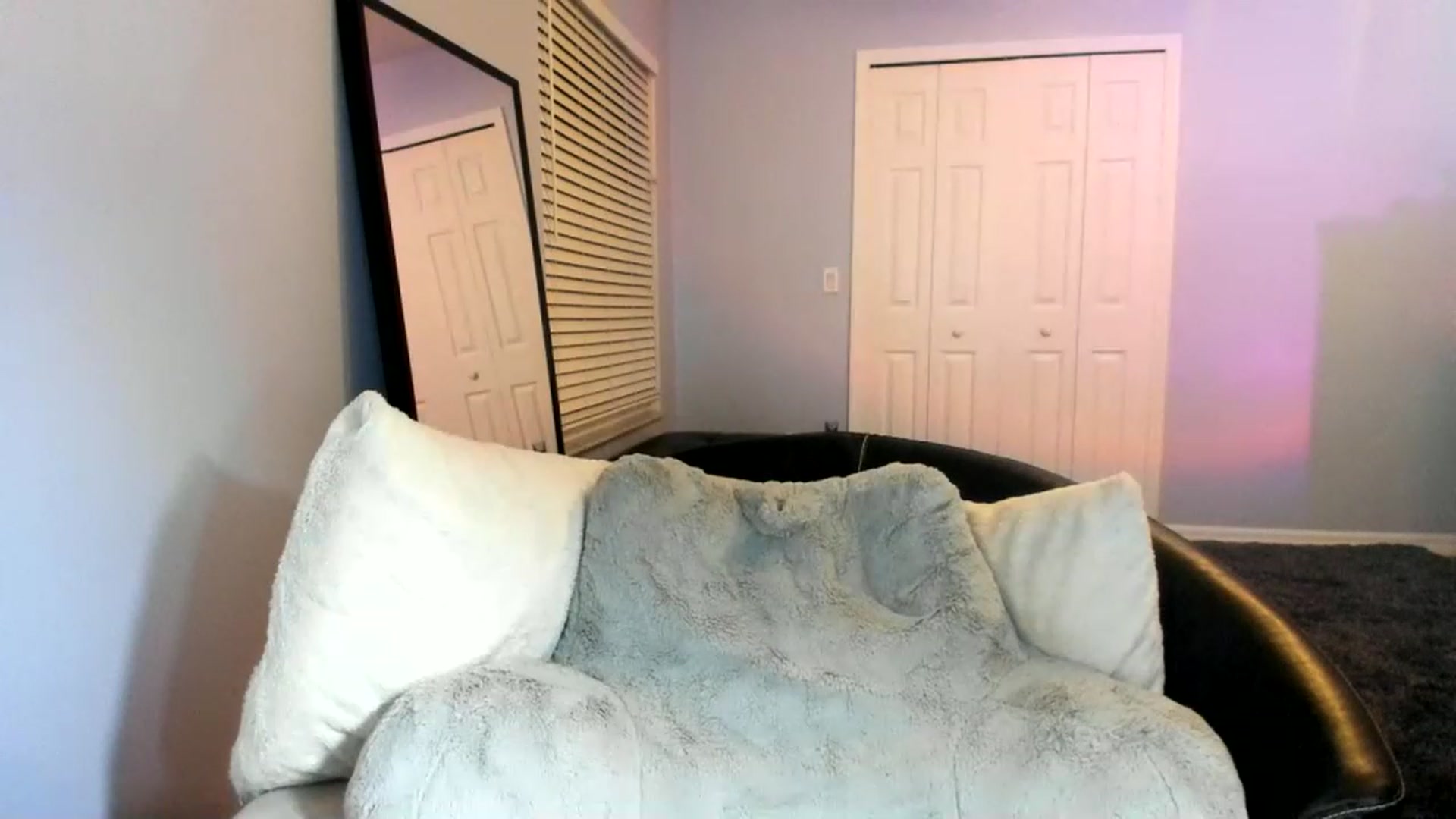 Gallery image thumbnail from Downloads's myfreecams stream on, 03/05/2023, 08:47 image 16 of 20