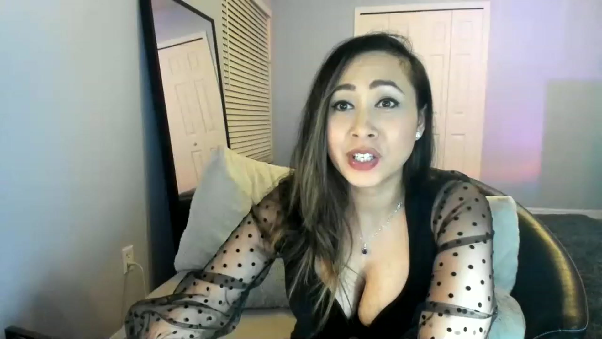 Gallery image thumbnail from Downloads's myfreecams stream on, 03/05/2023, 08:47 image 6 of 20