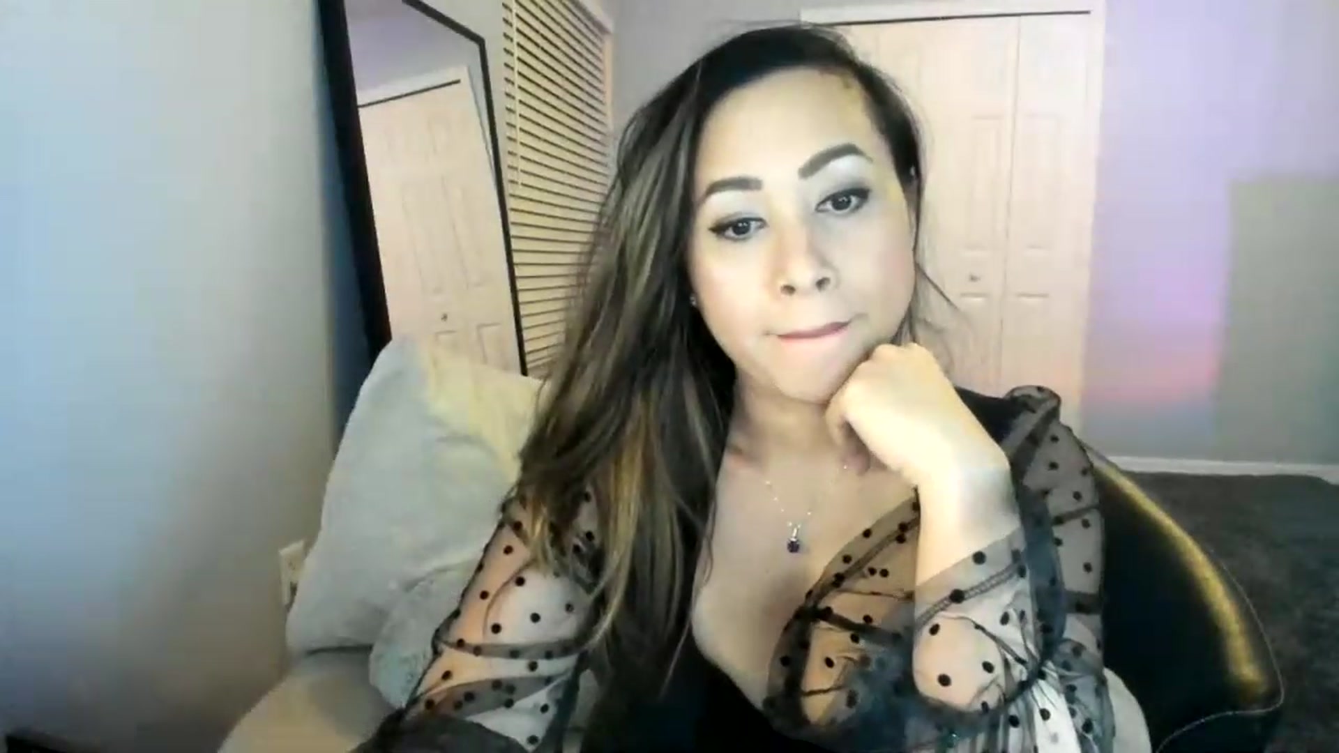 Gallery image thumbnail from Downloads's myfreecams stream on, 03/05/2023, 08:47 image 8 of 20