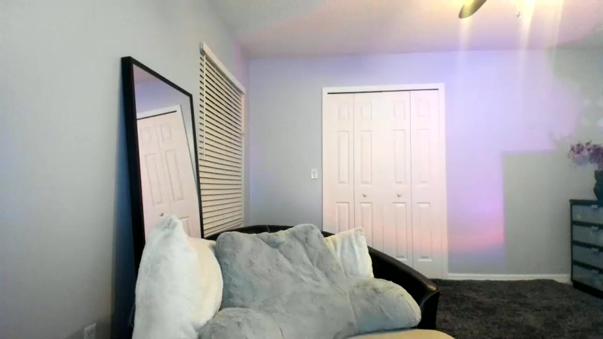 Gallery image thumbnail from Downloads's myfreecams stream on, 03/05/2023, 08:47 image 3 of 20