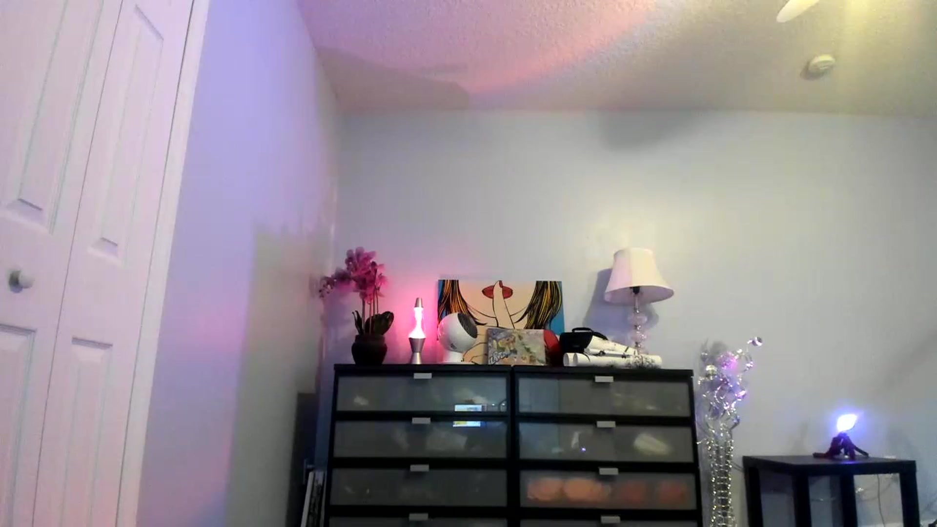 Gallery image thumbnail from Downloads's myfreecams stream on, 03/05/2023, 10:02 image 4 of 20
