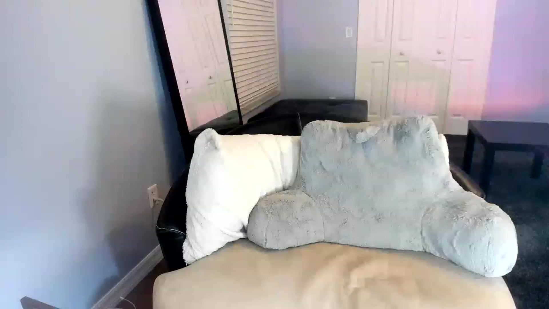 Gallery image thumbnail from Downloads's myfreecams stream on, 03/14/2023, 07:17 image 20 of 20