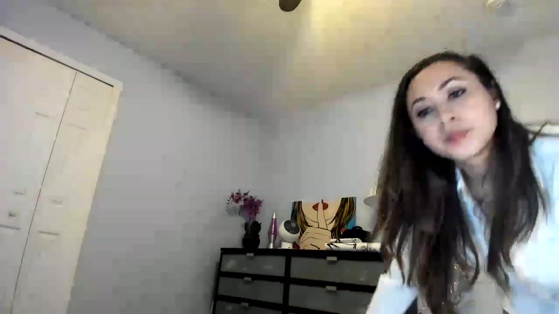 Gallery image thumbnail from Downloads's myfreecams stream on, 03/25/2023, 07:54 image 18 of 20