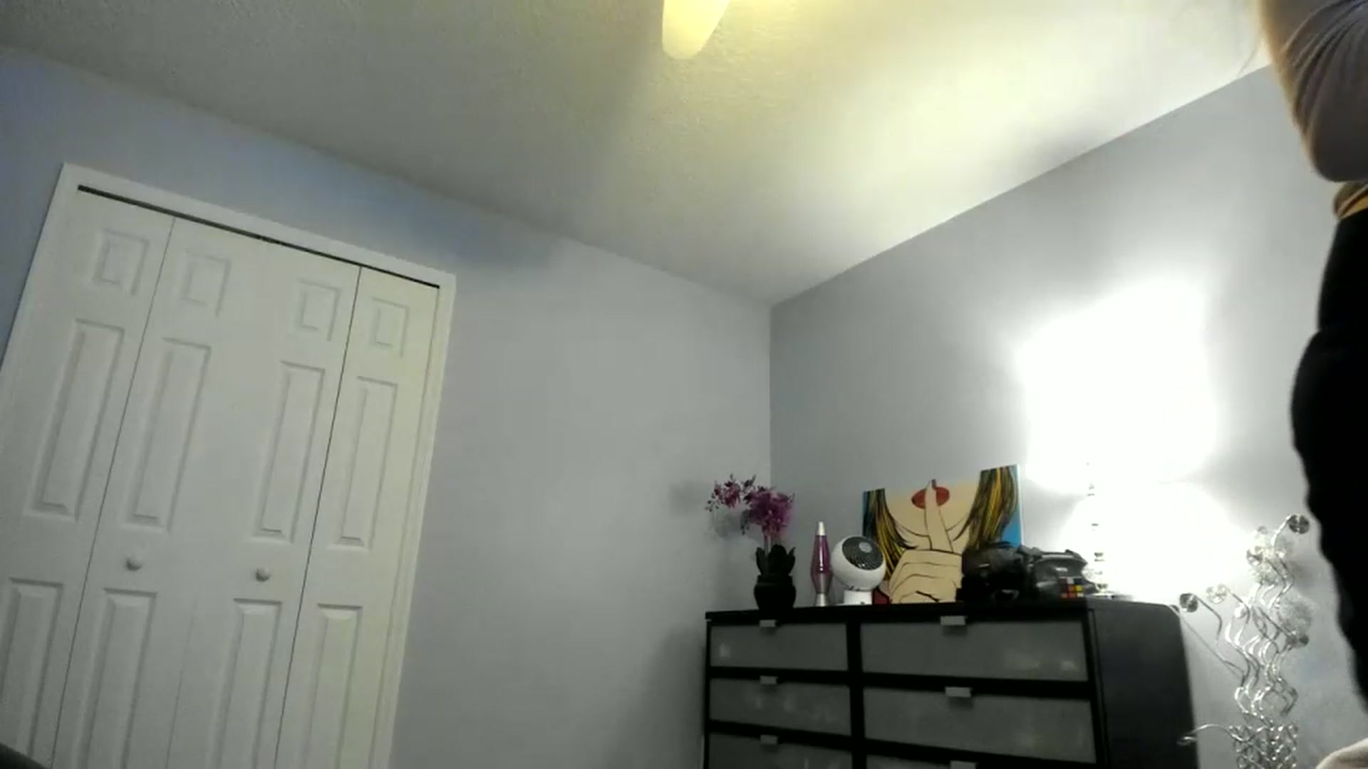 Gallery image thumbnail from Downloads's myfreecams stream on, 04/25/2023, 04:20 image 16 of 20