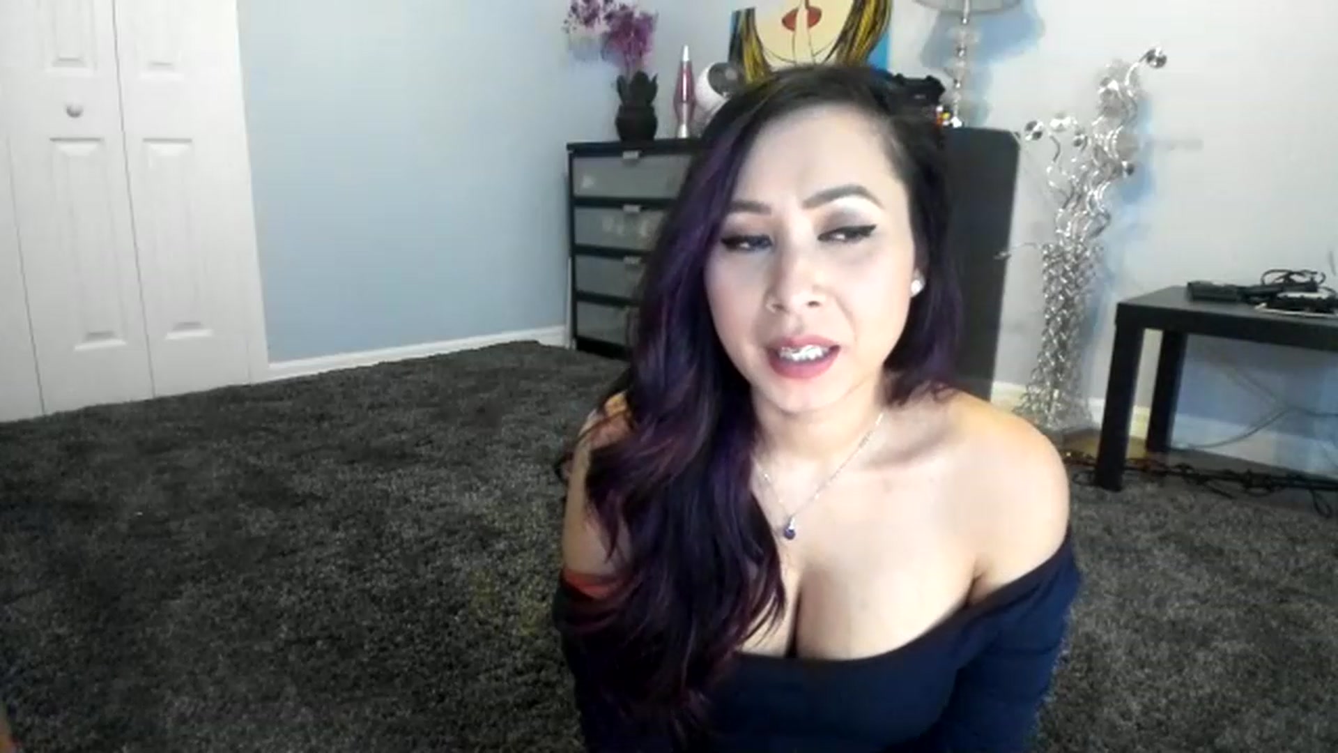 Gallery image thumbnail from Downloads's myfreecams stream on, 04/30/2023, 05:42 image 17 of 20