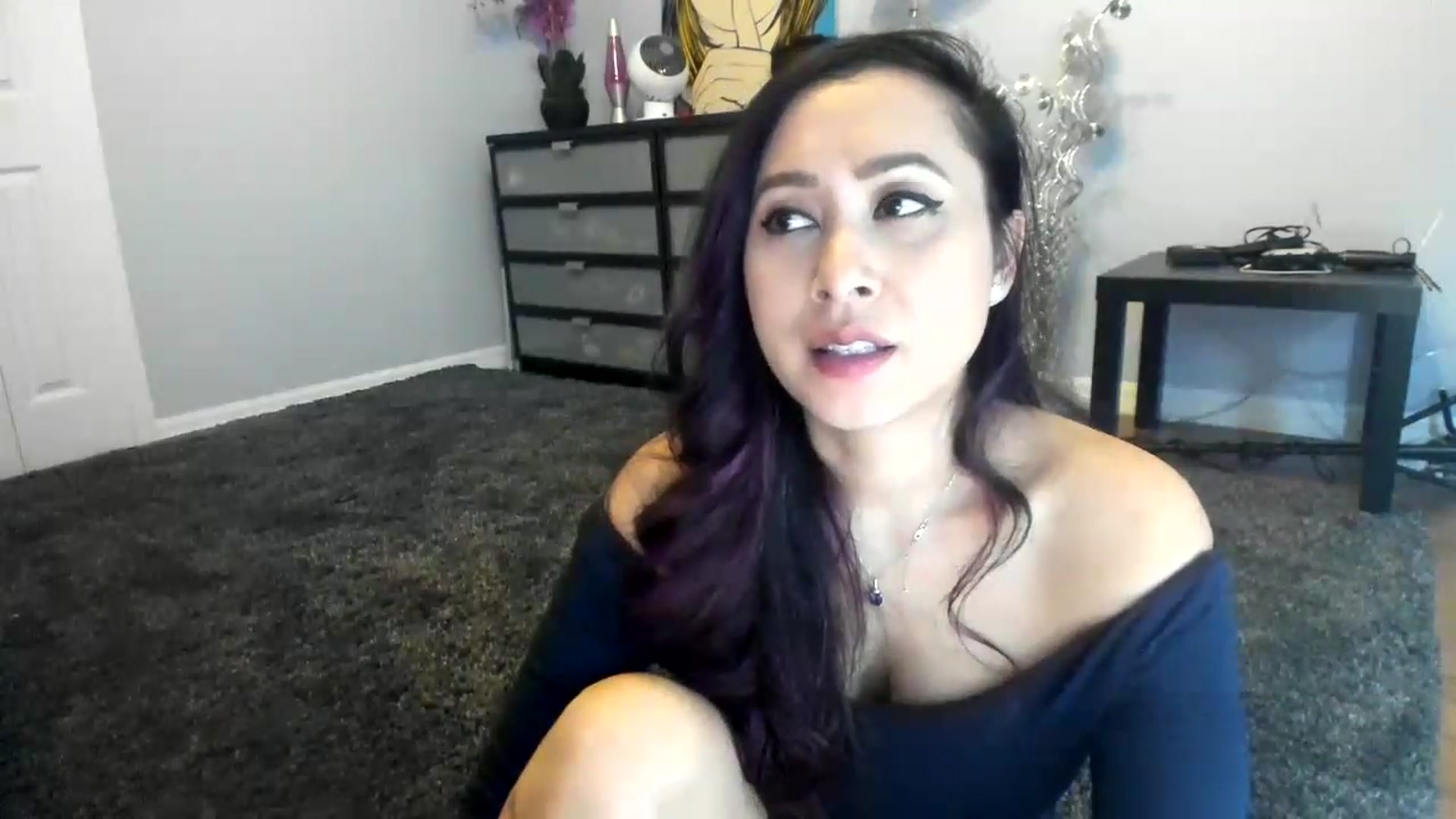 Gallery image thumbnail from Downloads's myfreecams stream on, 04/30/2023, 07:17 image 6 of 20