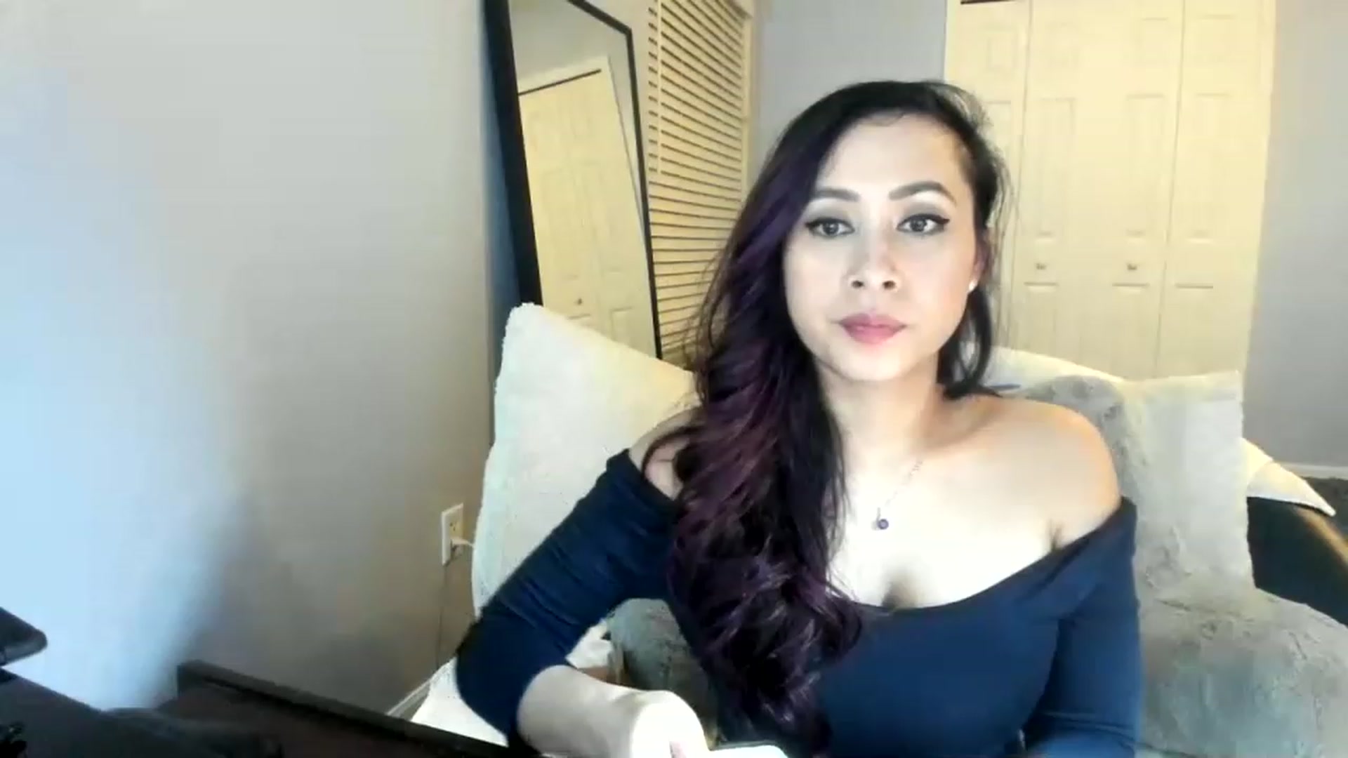Gallery image thumbnail from Downloads's myfreecams stream on, 04/30/2023, 07:17 image 2 of 20