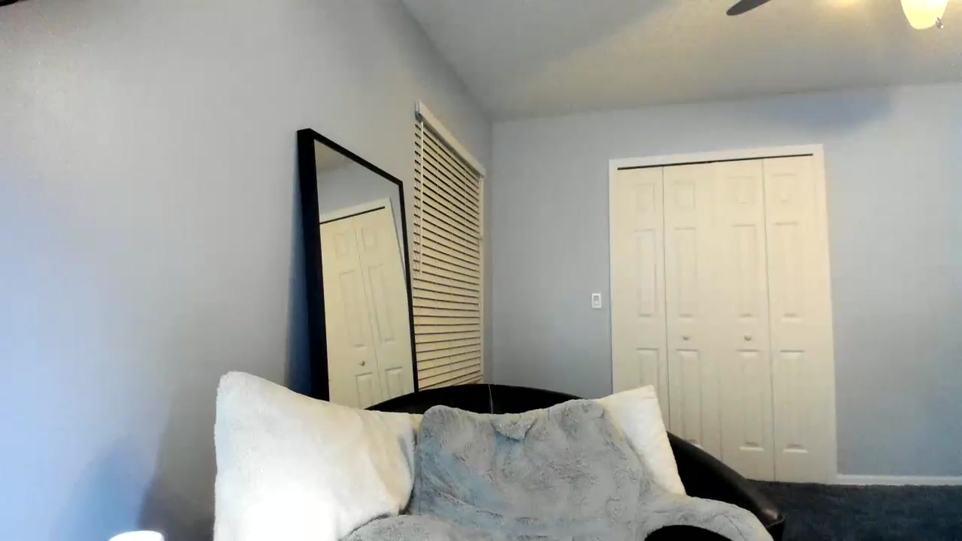Gallery image thumbnail from Downloads's myfreecams stream on, 04/30/2023, 07:43 image 17 of 20