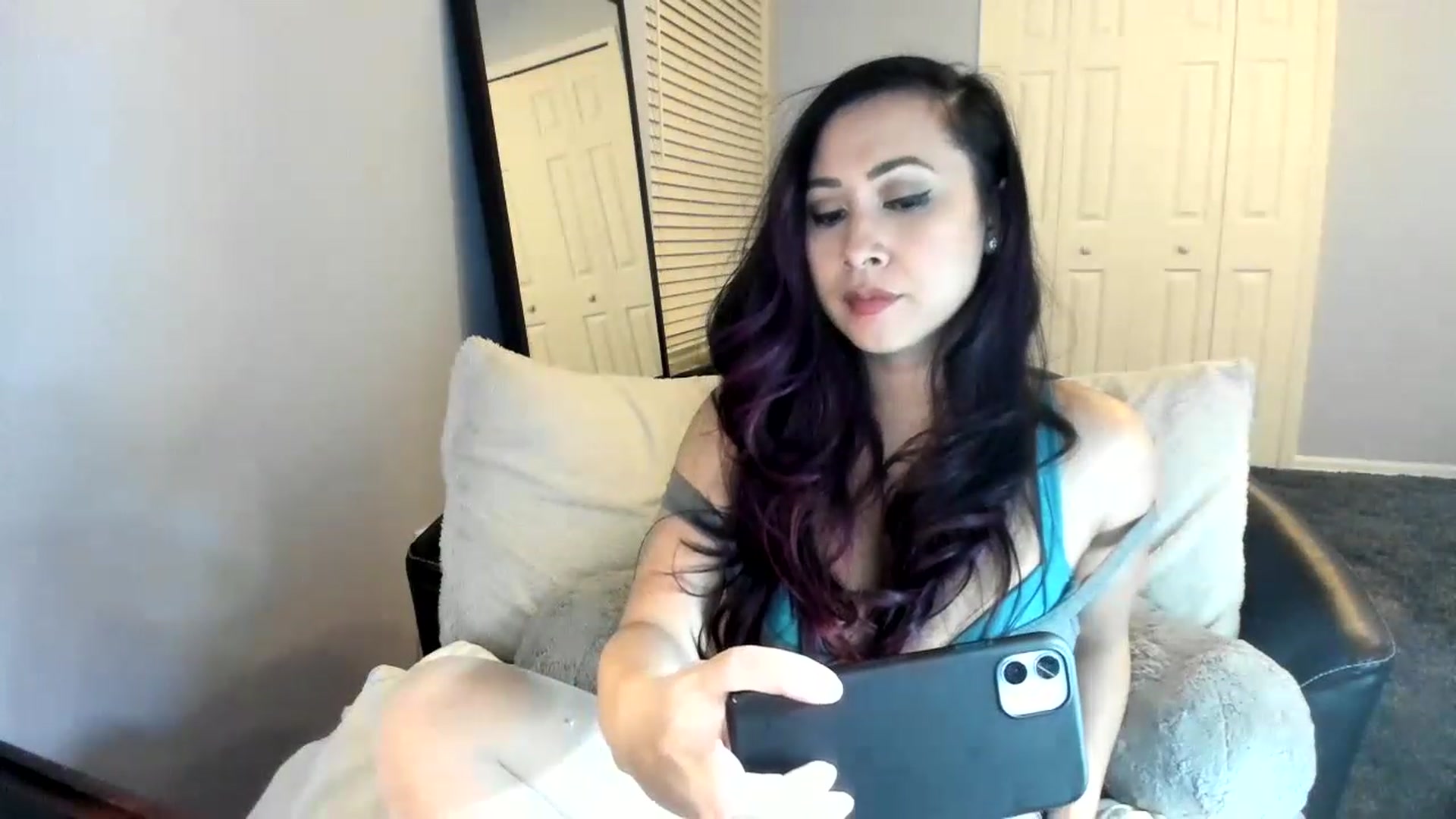 Gallery image thumbnail from Downloads's myfreecams stream on, 05/06/2023, 07:24 image 16 of 20