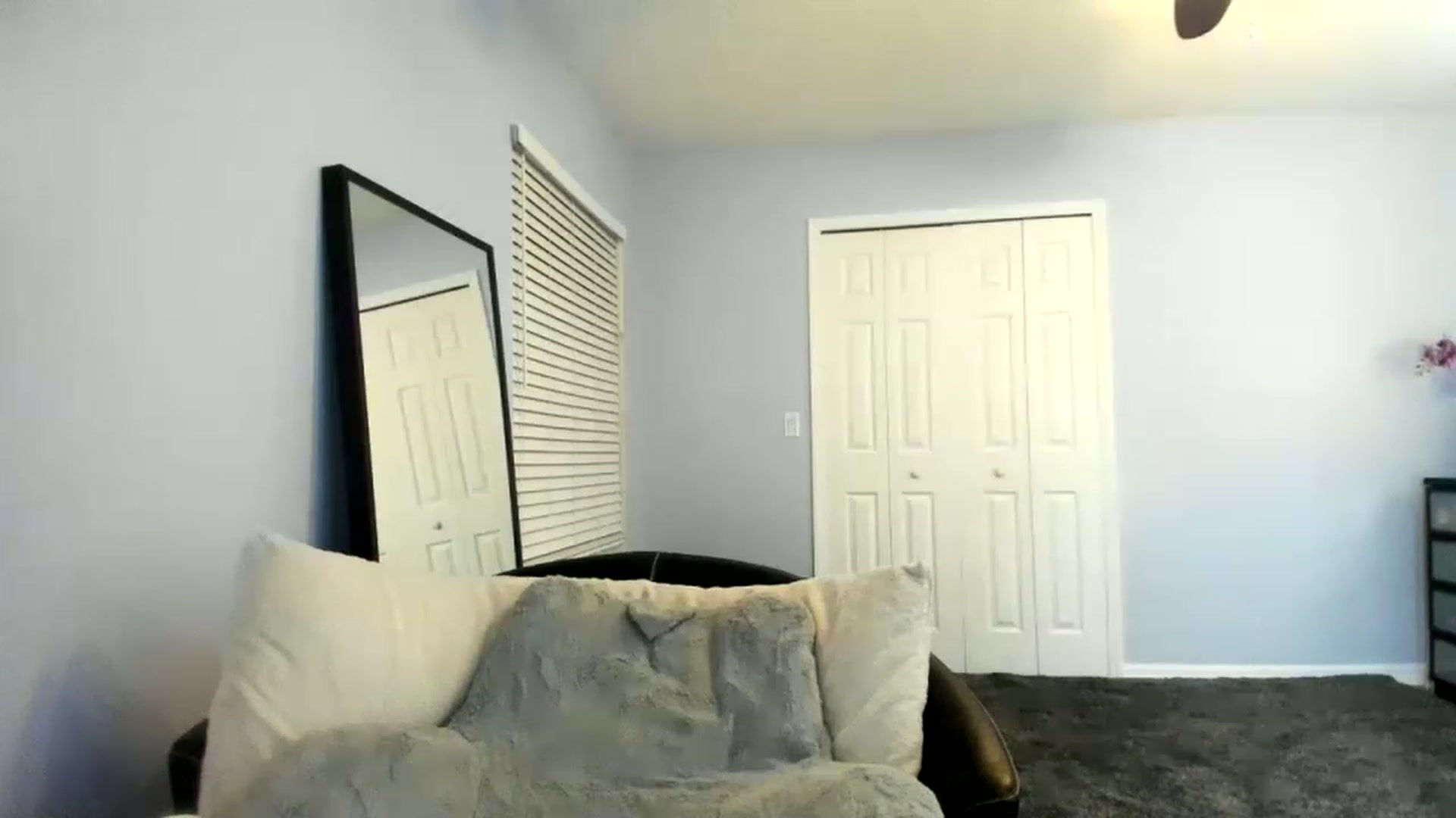 Gallery image thumbnail from Downloads's myfreecams stream on, 05/06/2023, 07:24 image 5 of 20