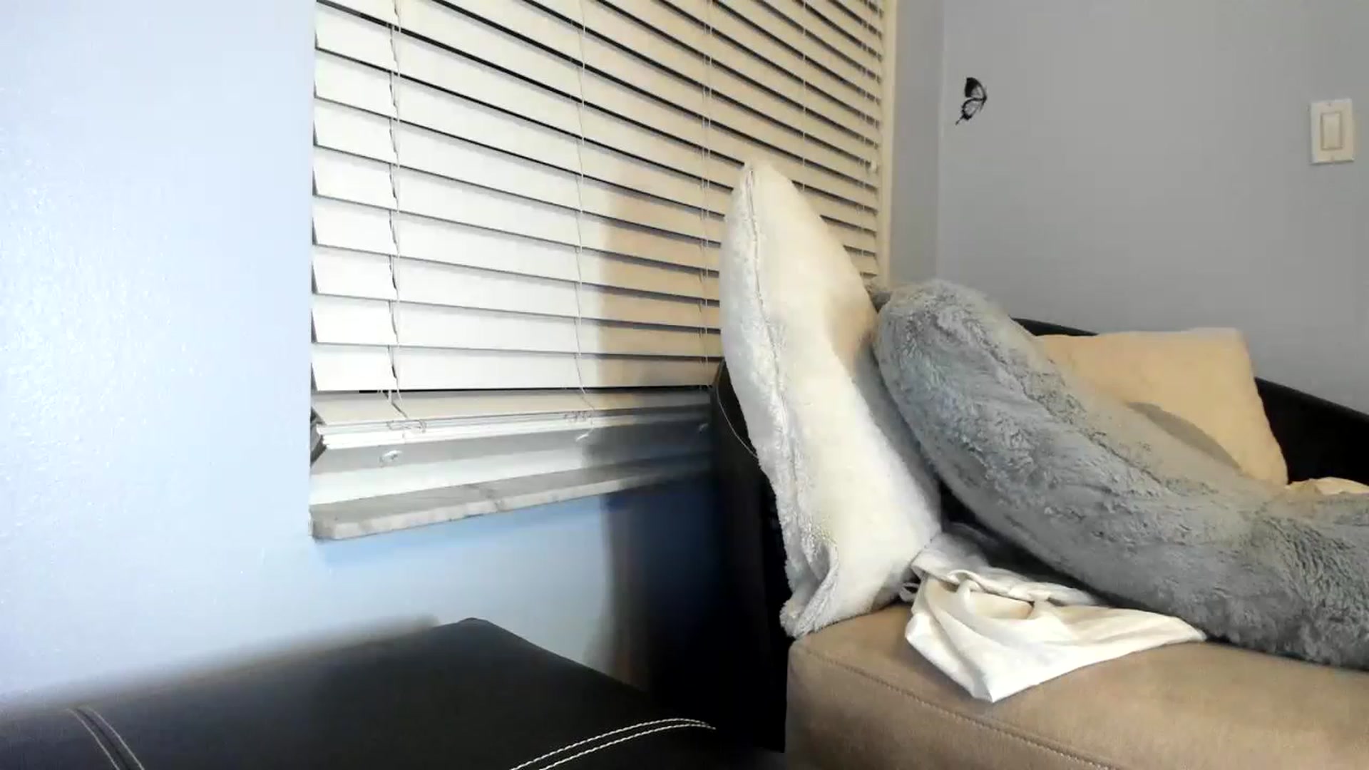 Gallery image thumbnail from Downloads's myfreecams stream on, 05/20/2023, 07:31 image 8 of 20