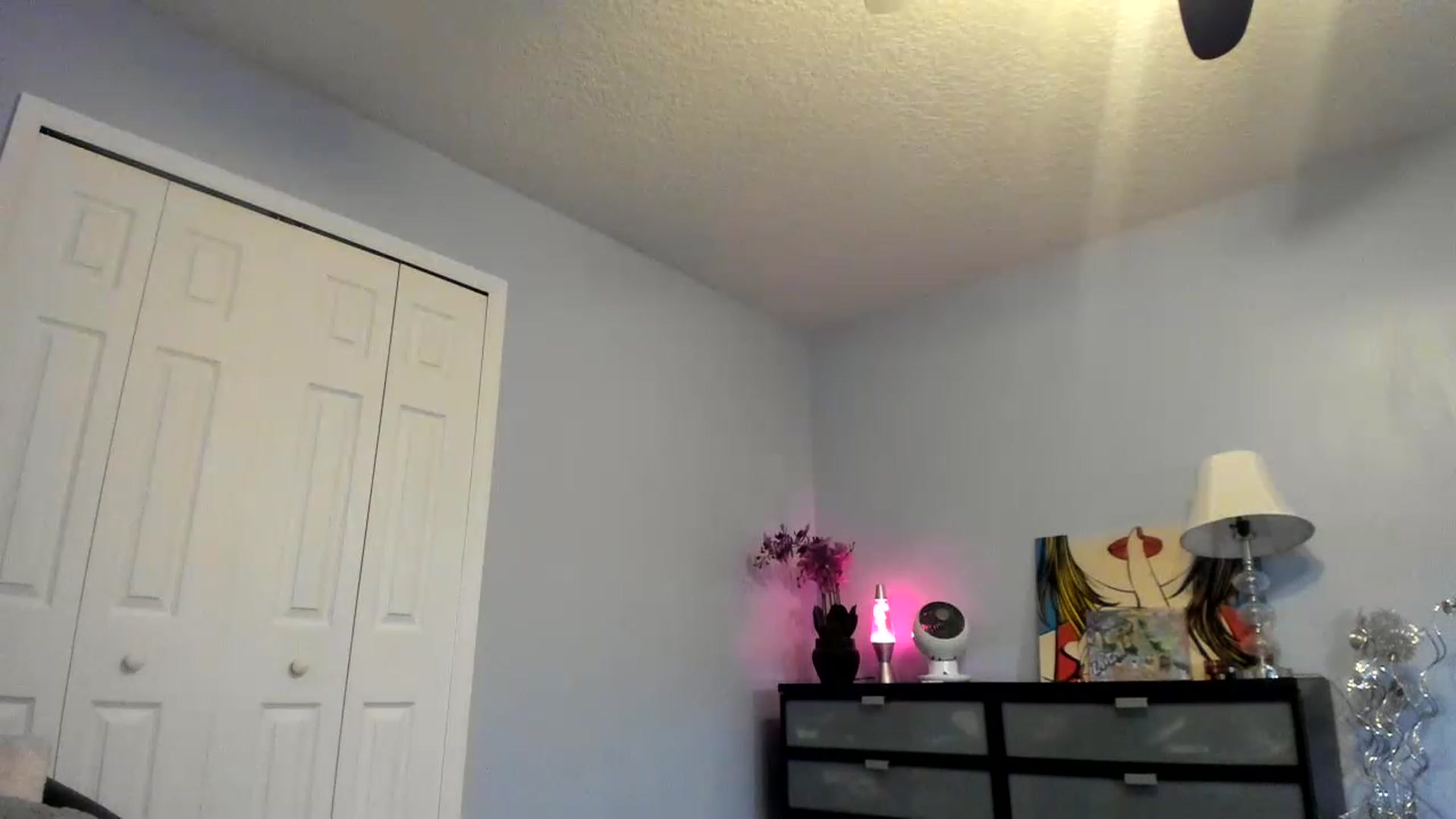Gallery image thumbnail from Downloads's myfreecams stream on, 05/27/2023, 07:33 image 1 of 20