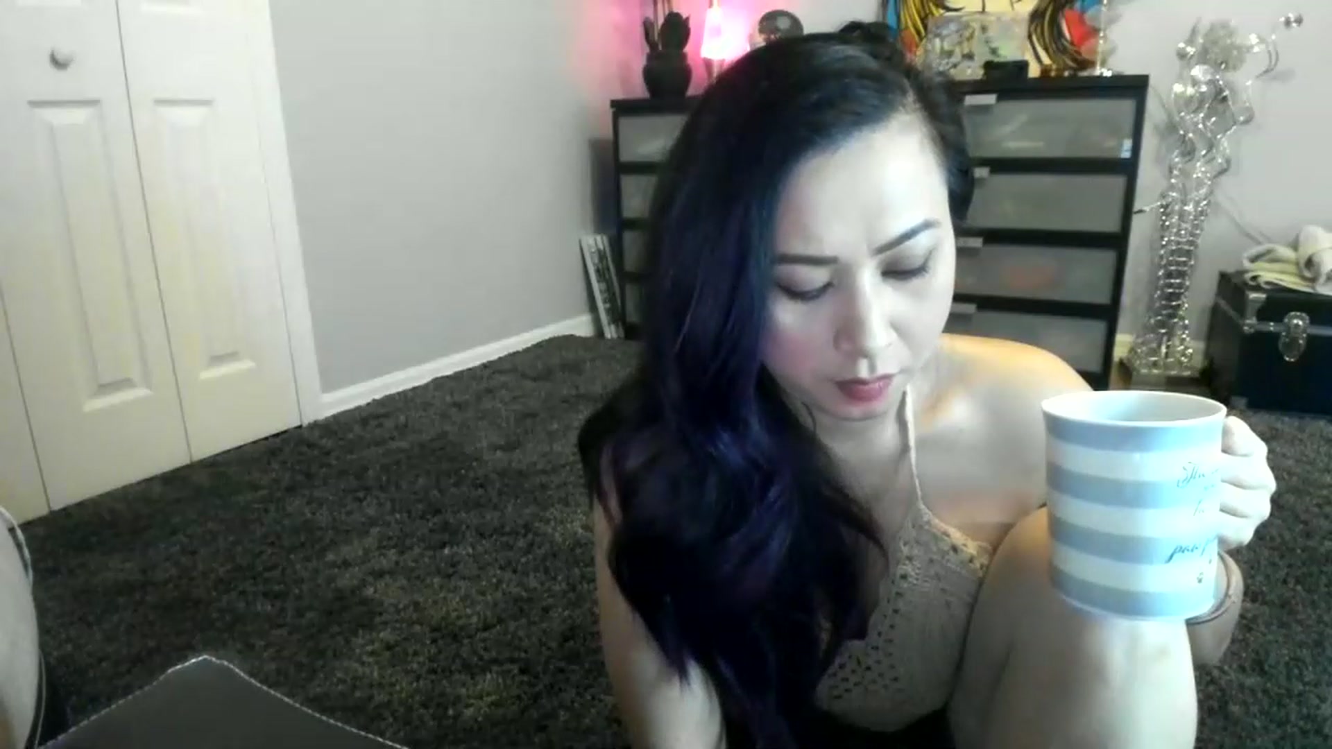 Gallery image thumbnail from Downloads's myfreecams stream on, 06/06/2023, 05:53 image 8 of 20