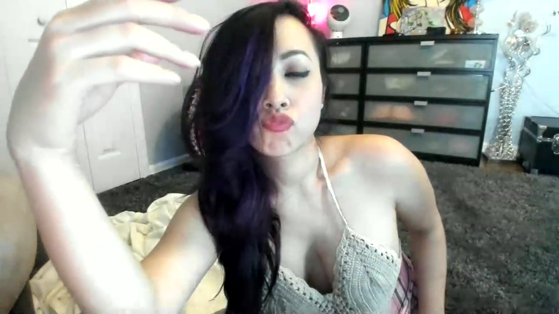 Gallery image thumbnail from Downloads's myfreecams stream on, 06/06/2023, 07:46 image 13 of 20