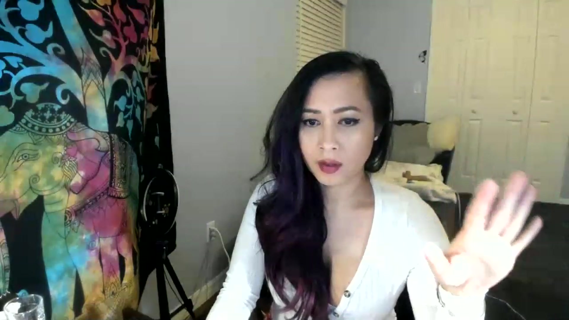 Gallery image thumbnail from Downloads's myfreecams stream on, 06/25/2023, 08:41 image 14 of 20