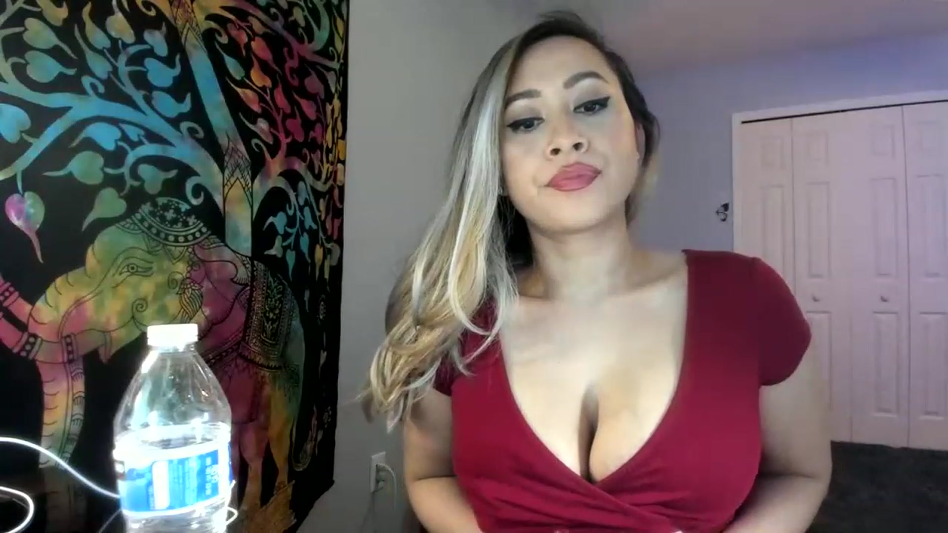 Gallery image thumbnail from Downloads's myfreecams stream on, 07/03/2023, 07:57 image 16 of 20