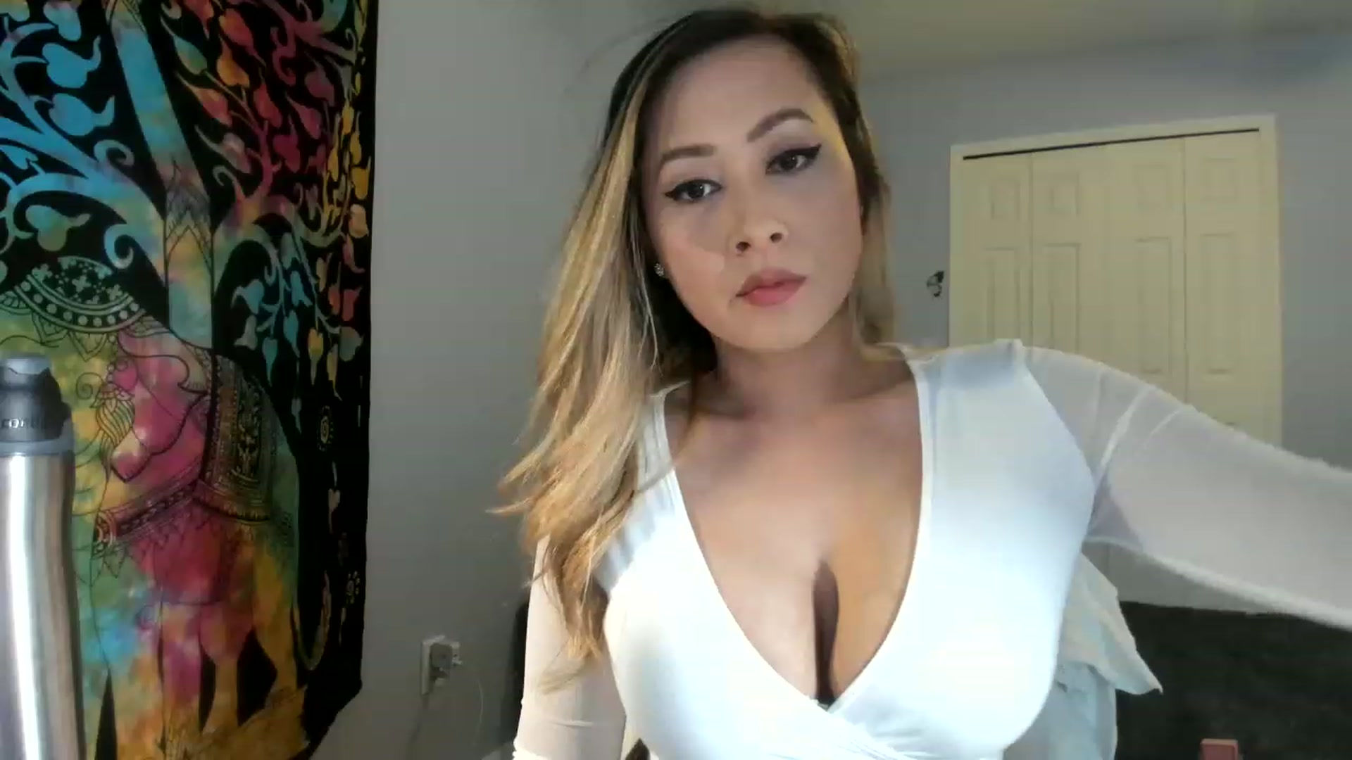 Gallery image thumbnail from Downloads's myfreecams stream on, 07/12/2023, 05:41 image 16 of 20