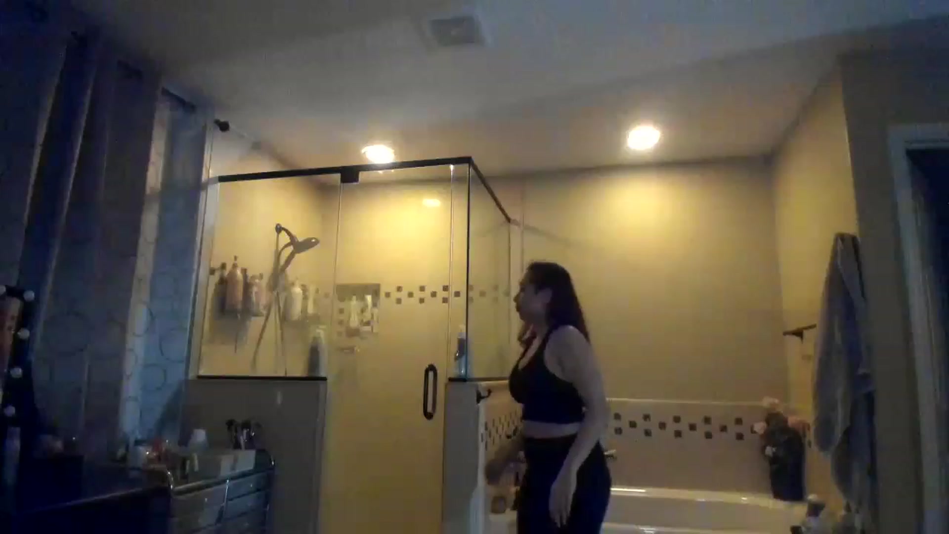 Gallery image thumbnail from Downloads's myfreecams stream on, 08/17/2023, 05:58 image 14 of 20
