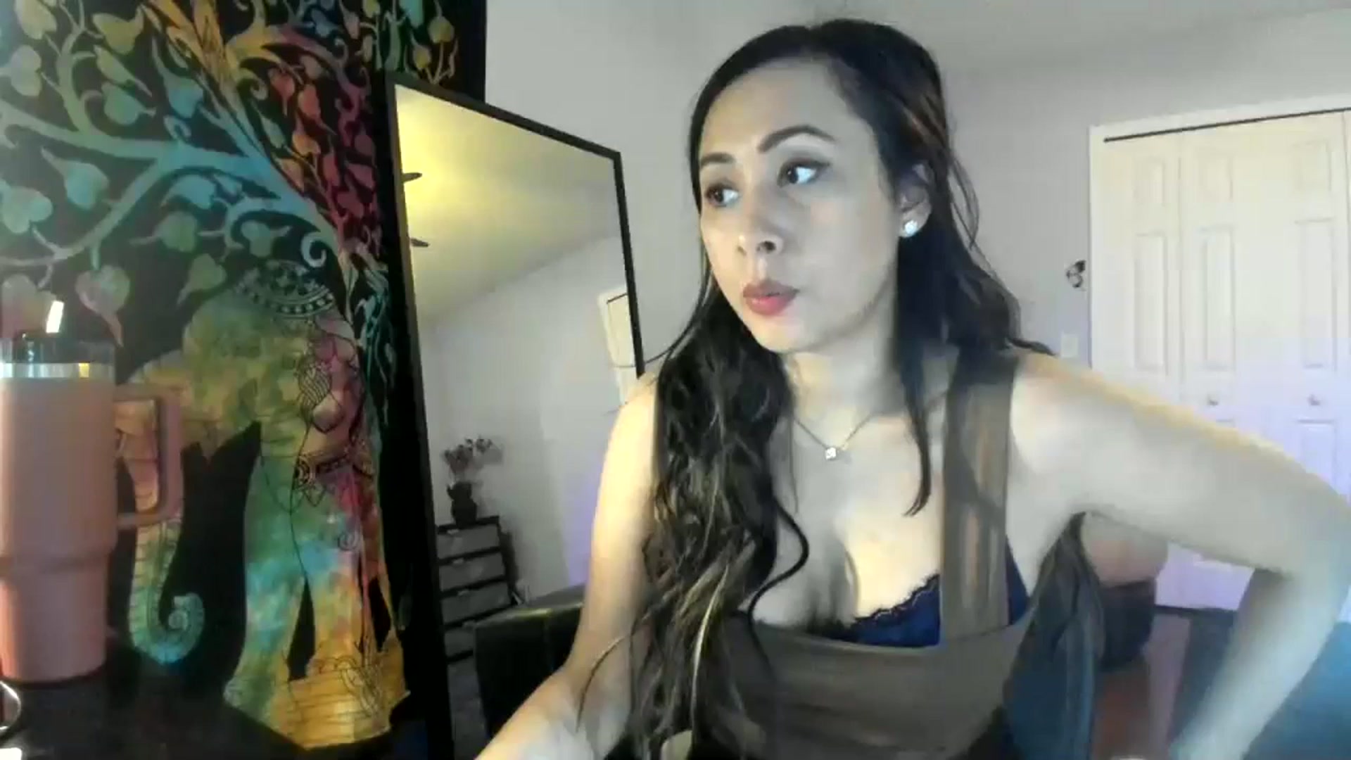 Gallery image thumbnail from Downloads's myfreecams stream on, 11/17/2023, 08:14 image 2 of 20