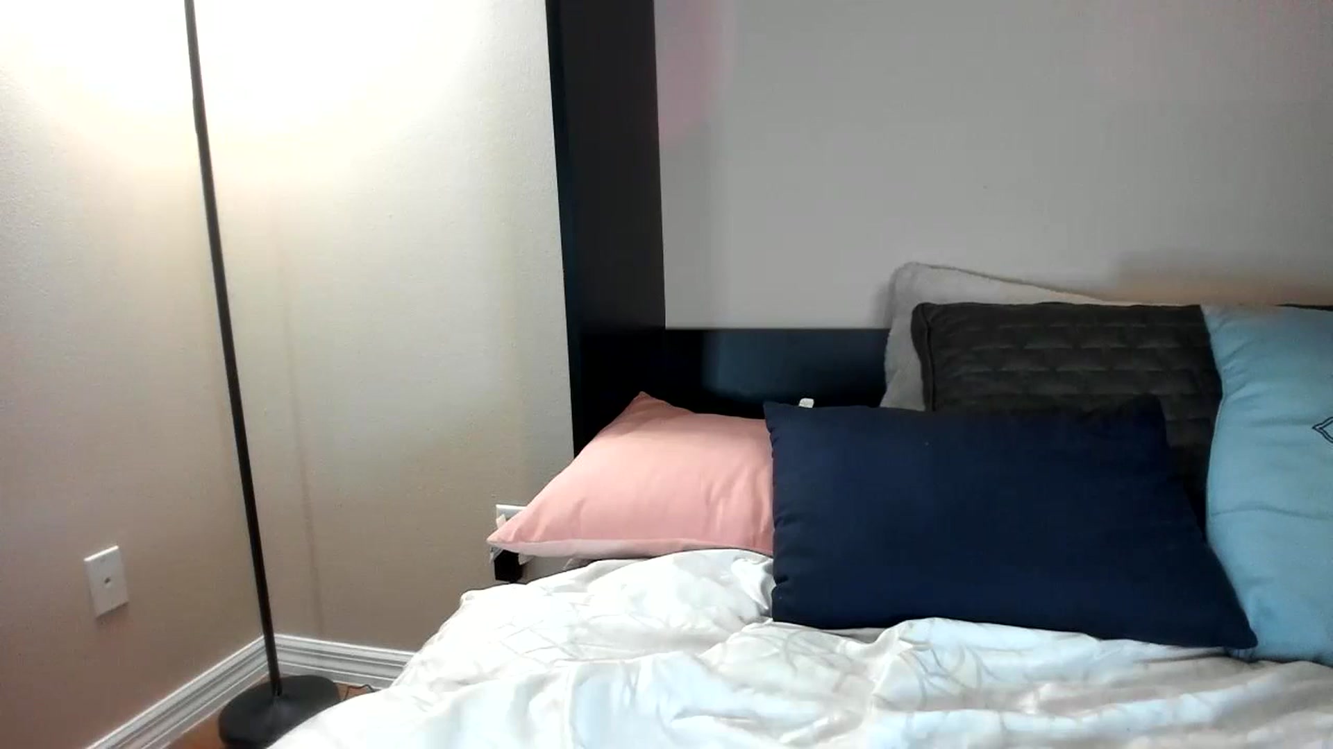 Gallery image thumbnail from Downloads's myfreecams stream on, 11/23/2023, 07:57 image 12 of 20