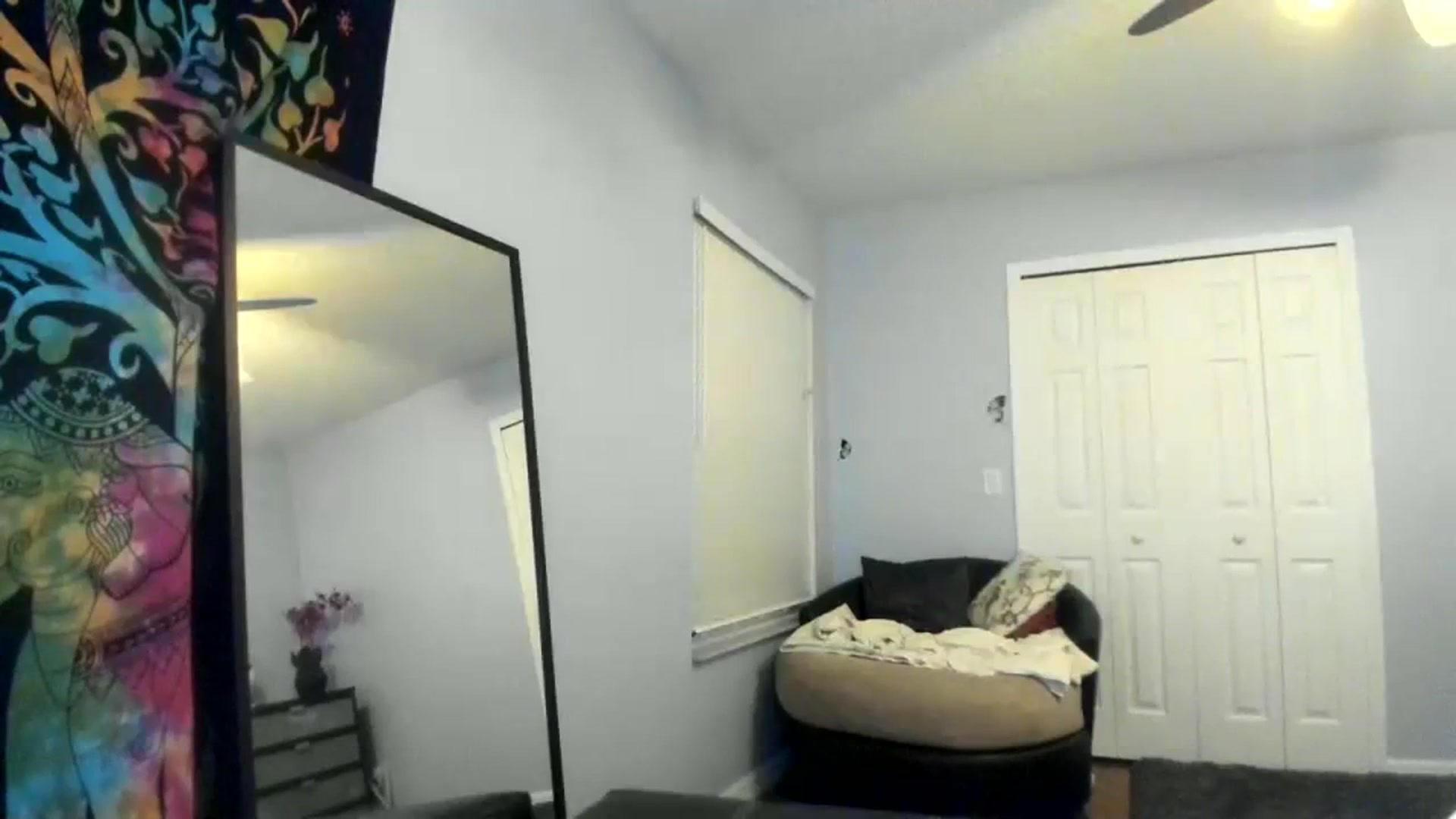 Gallery image thumbnail from Downloads's myfreecams stream on, 11/25/2023, 07:48 image 10 of 20