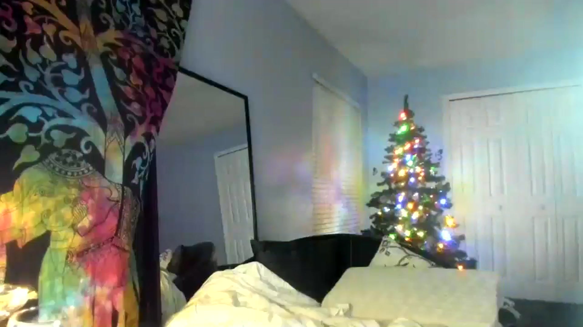 Gallery image thumbnail from Downloads's myfreecams stream on, 12/06/2023, 07:15 image 13 of 20