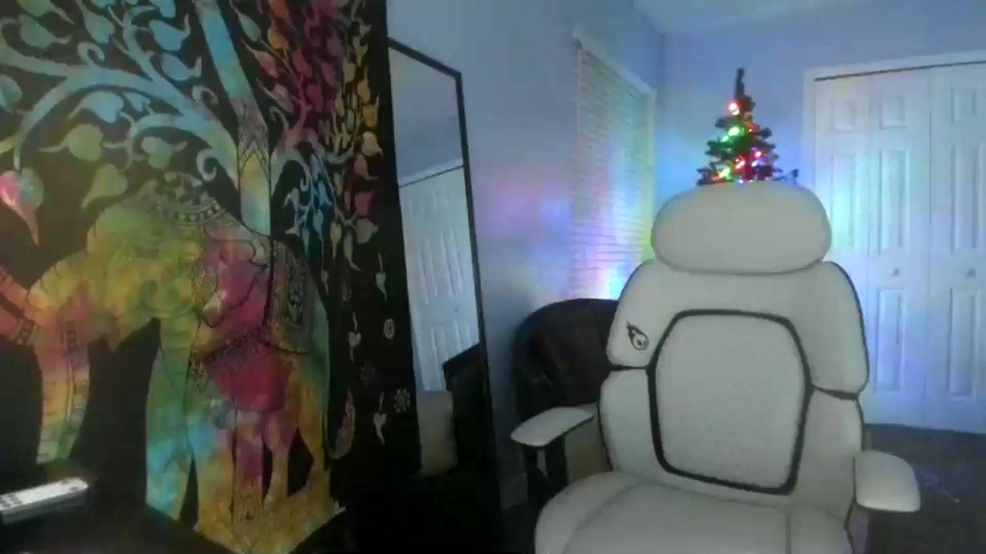 Gallery image thumbnail from Downloads's myfreecams stream on, 12/13/2023, 07:16 image 3 of 20