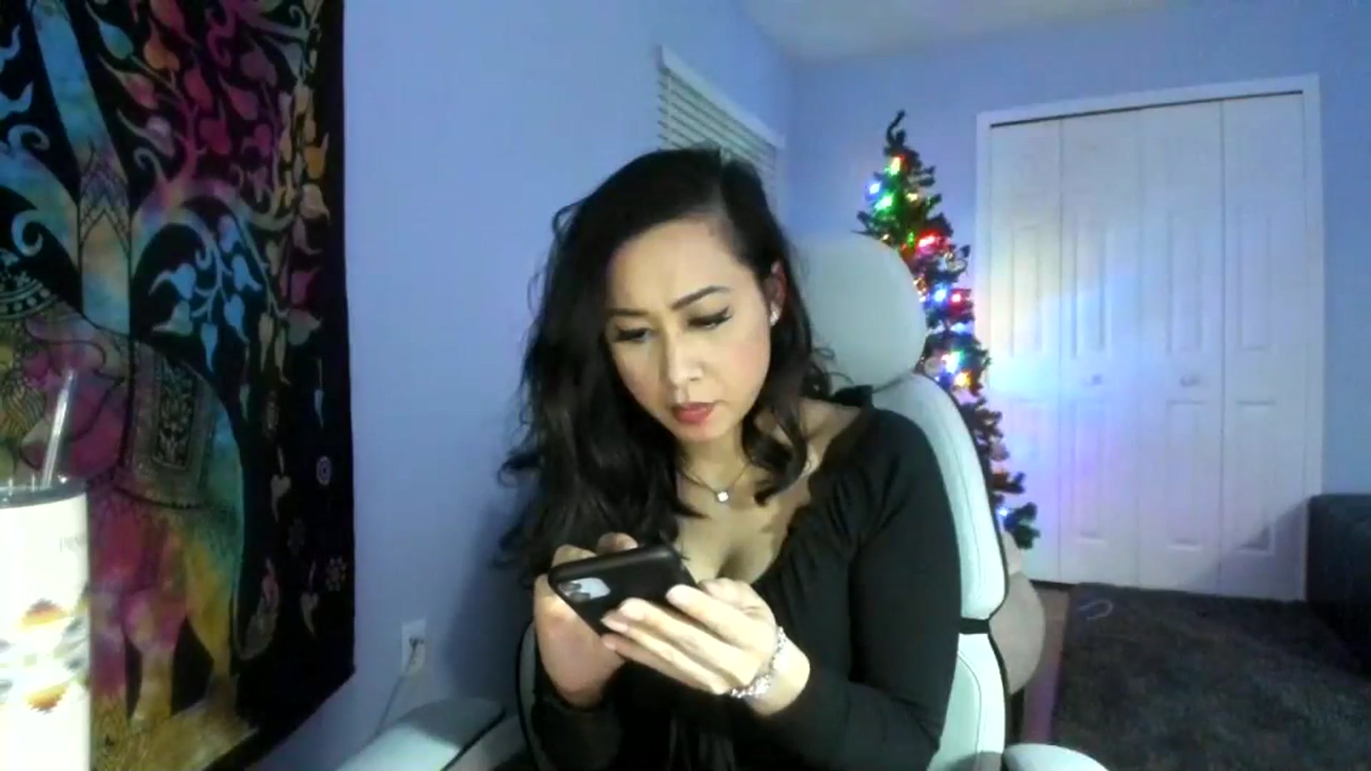 Gallery image thumbnail from Downloads's myfreecams stream on, 12/21/2023, 07:39 image 7 of 20