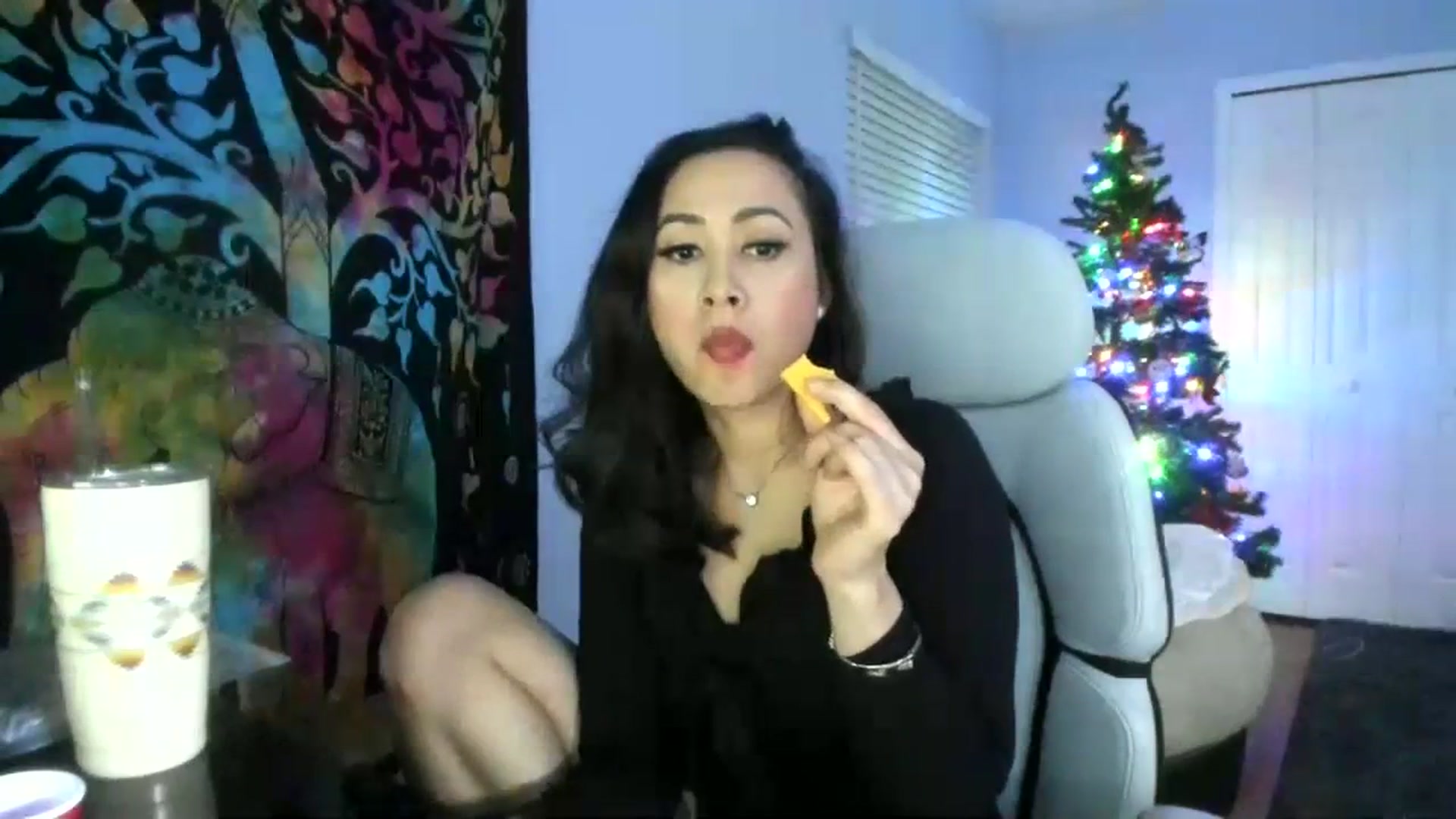 Gallery image thumbnail from Downloads's myfreecams stream on, 12/21/2023, 07:39 image 13 of 20