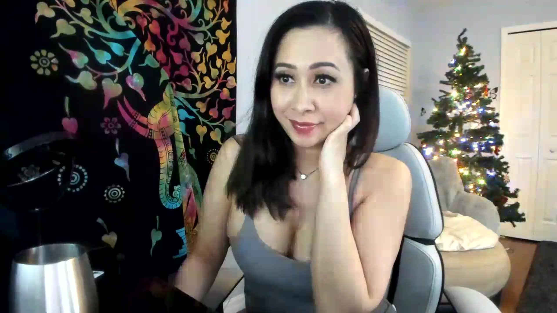 Gallery image thumbnail from Downloads's myfreecams stream on, 12/29/2023, 08:07 image 14 of 20
