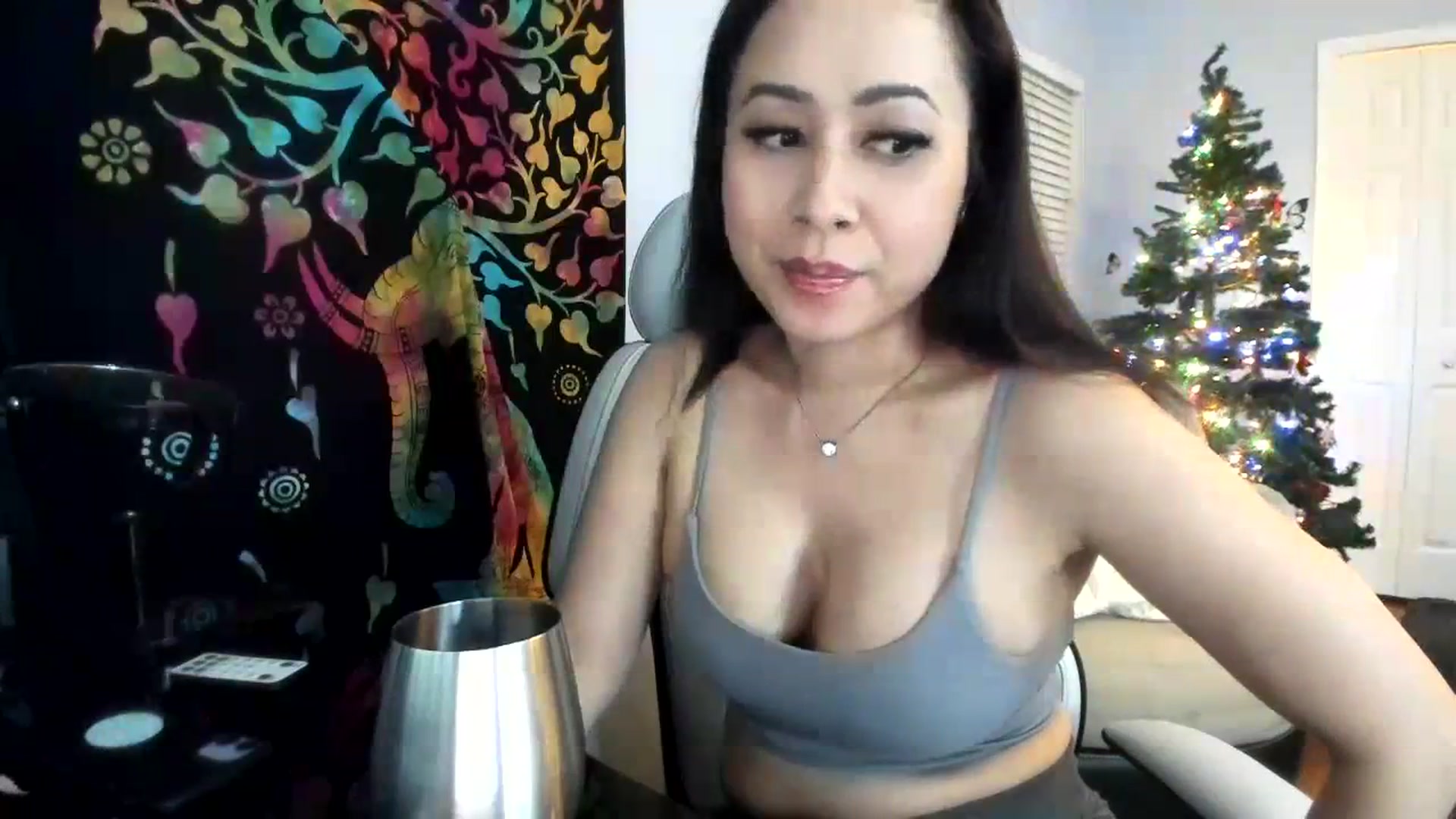 Gallery image thumbnail from Downloads's myfreecams stream on, 12/29/2023, 08:07 image 16 of 20