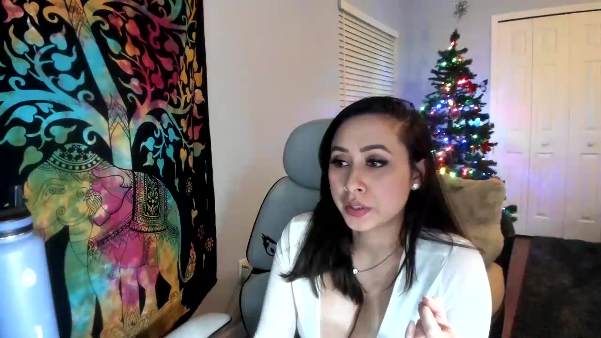 Gallery image thumbnail from Downloads's myfreecams stream on, 01/25/2024, 07:58 image 16 of 20