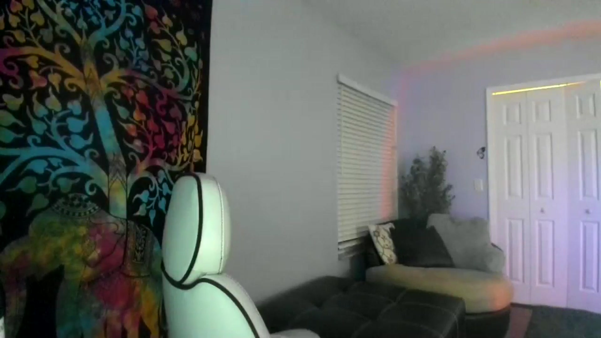 Gallery image thumbnail from Downloads's myfreecams stream on, 02/15/2024, 07:33 image 18 of 20