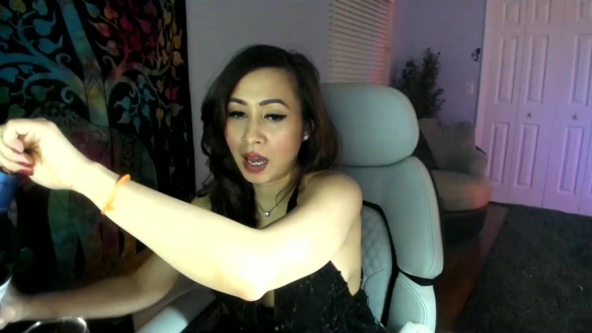 Gallery image thumbnail from Downloads's myfreecams stream on, 02/15/2024, 07:33 image 14 of 20
