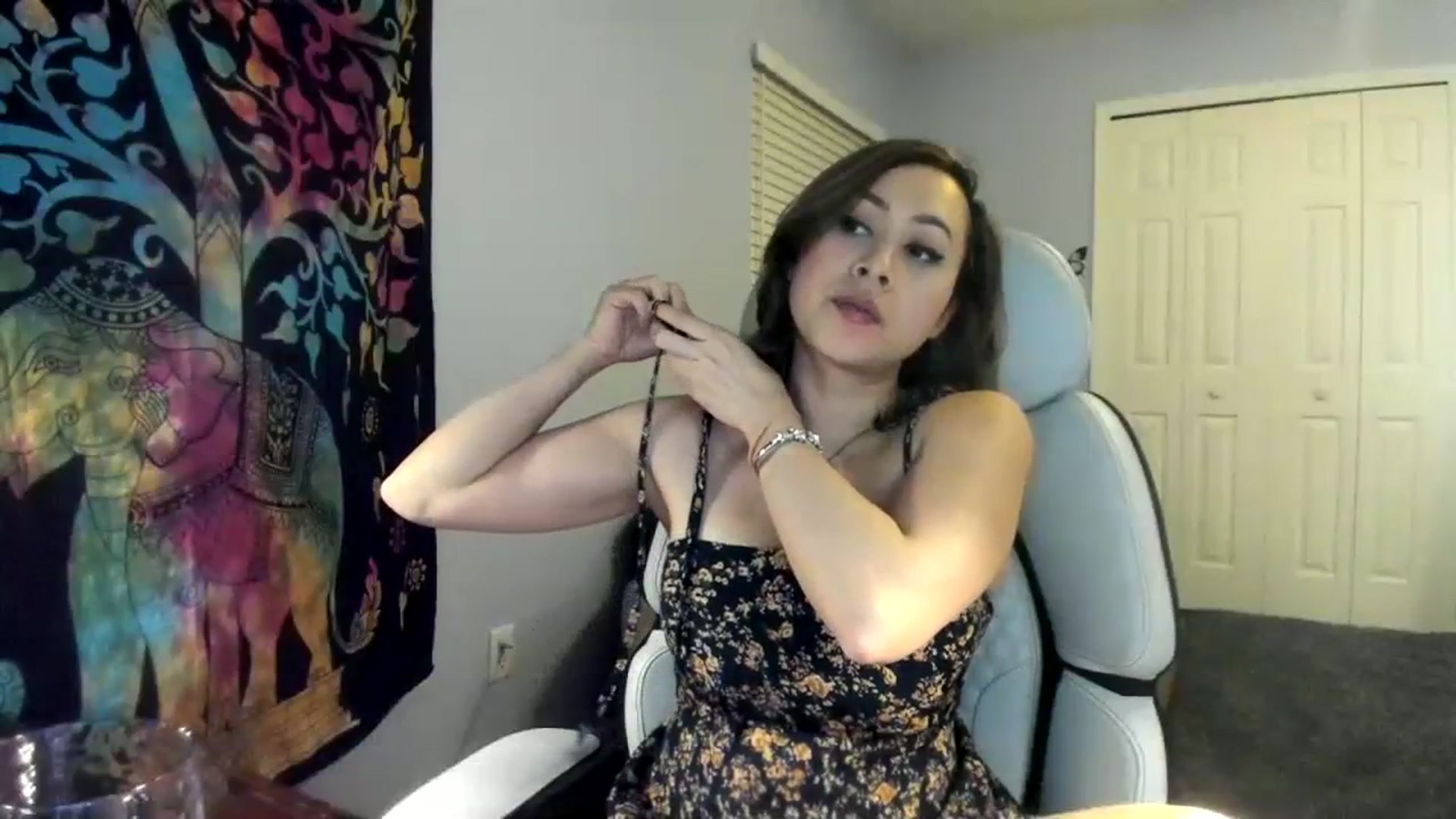 Gallery image thumbnail from Downloads's myfreecams stream on, 03/28/2024, 07:01 image 6 of 20