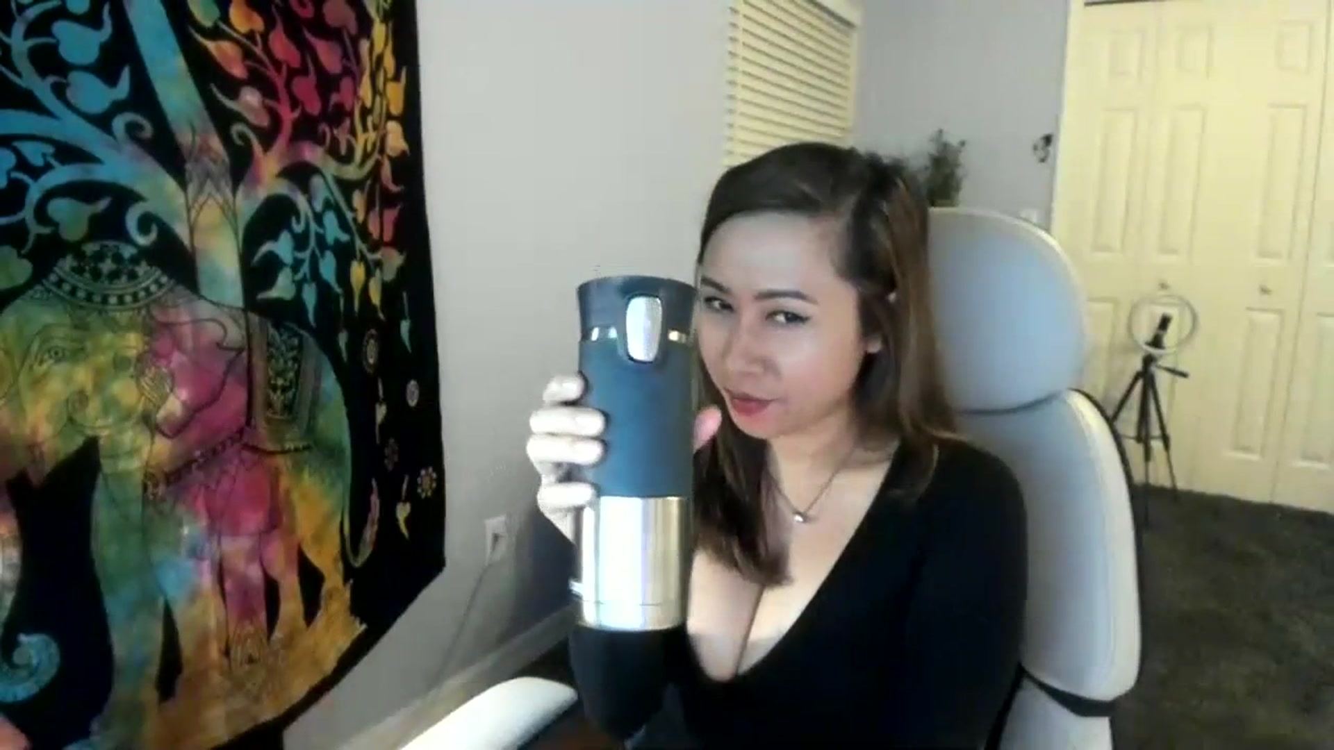 Gallery image thumbnail from Downloads's myfreecams stream on, 04/04/2024, 06:35 image 13 of 20