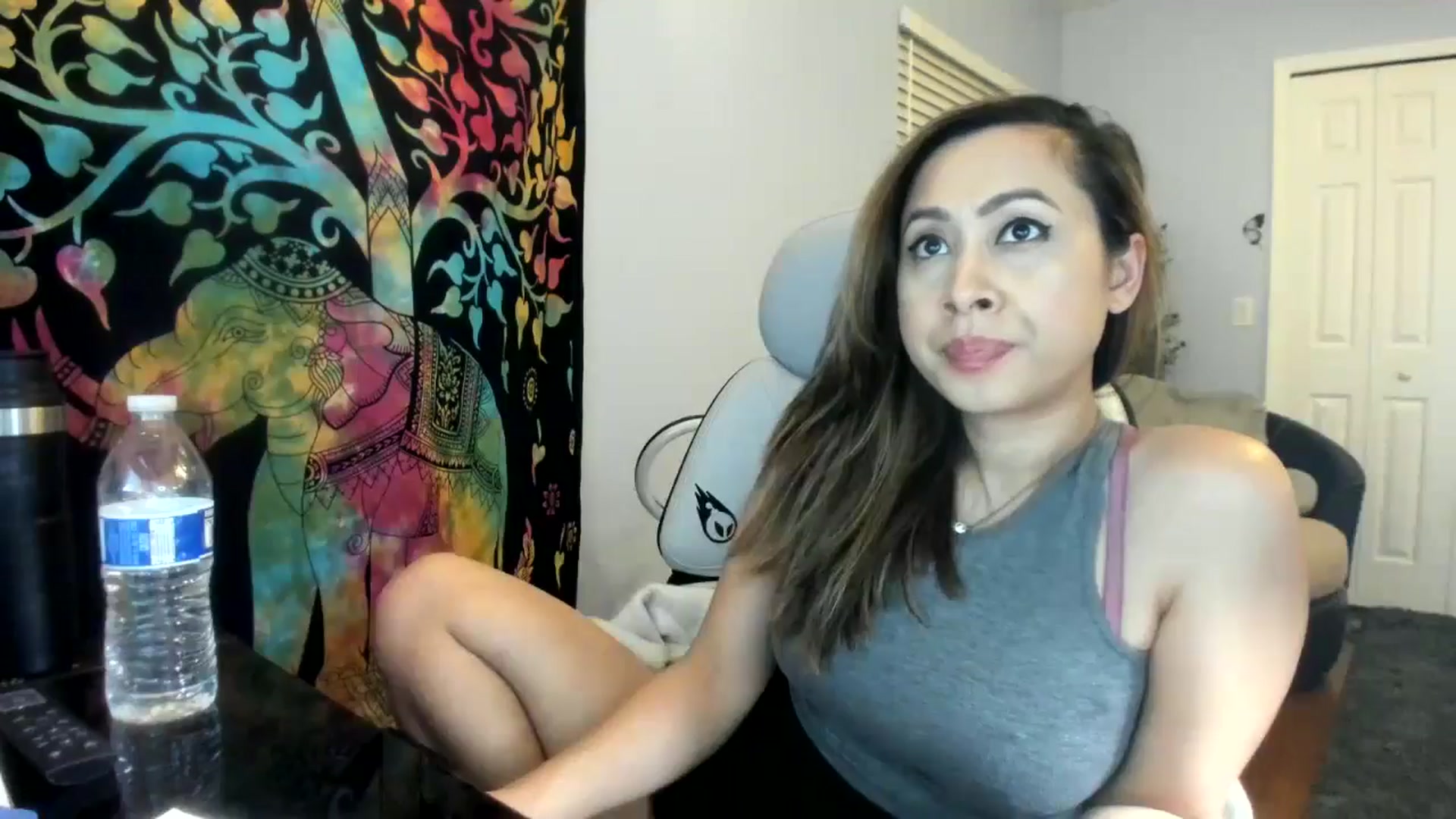Gallery image thumbnail from Downloads's myfreecams stream on, 06/07/2024, 07:36 image 16 of 20