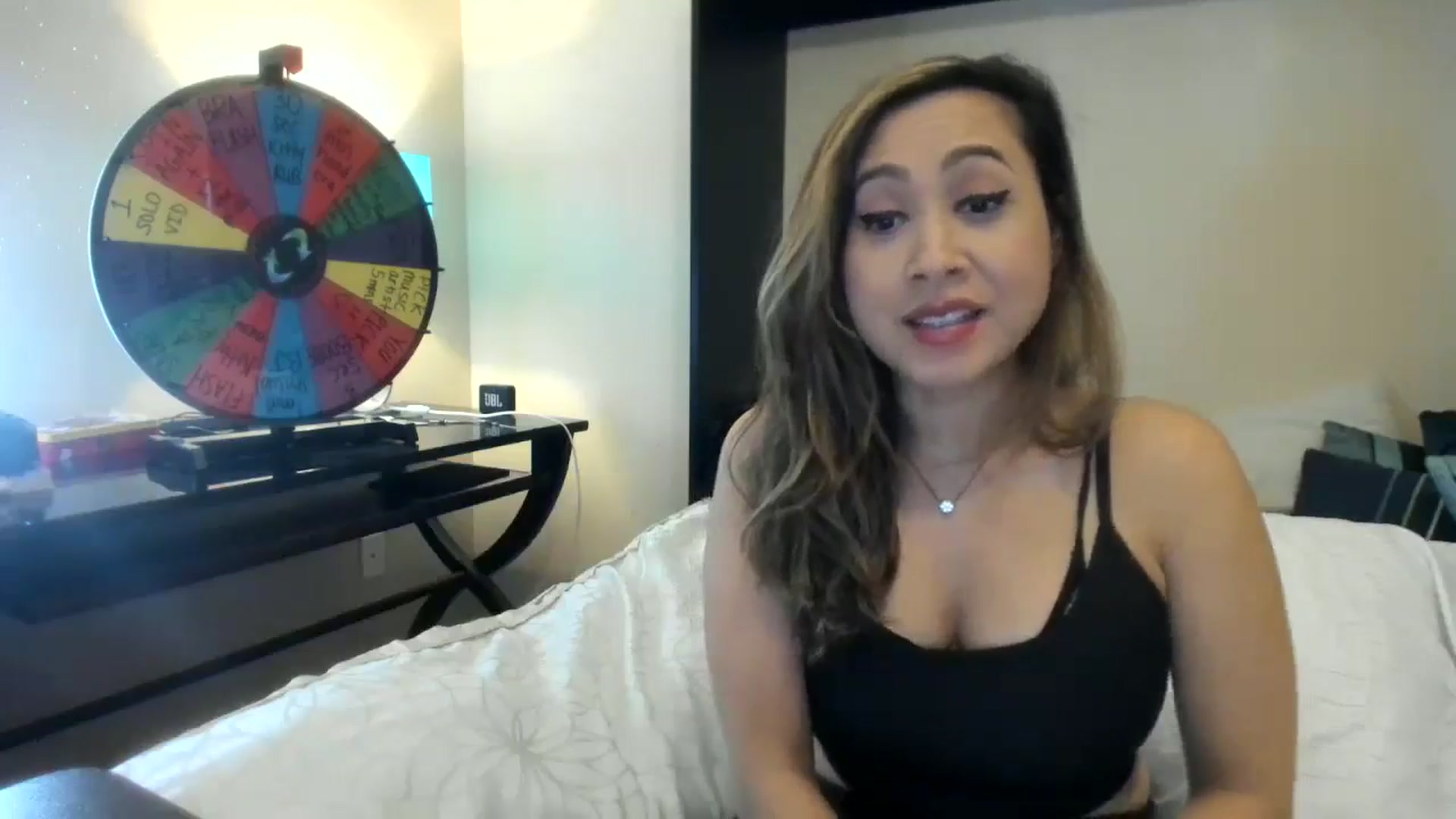 Gallery image thumbnail from Downloads's myfreecams stream on, 06/13/2024, 06:47 image 7 of 20
