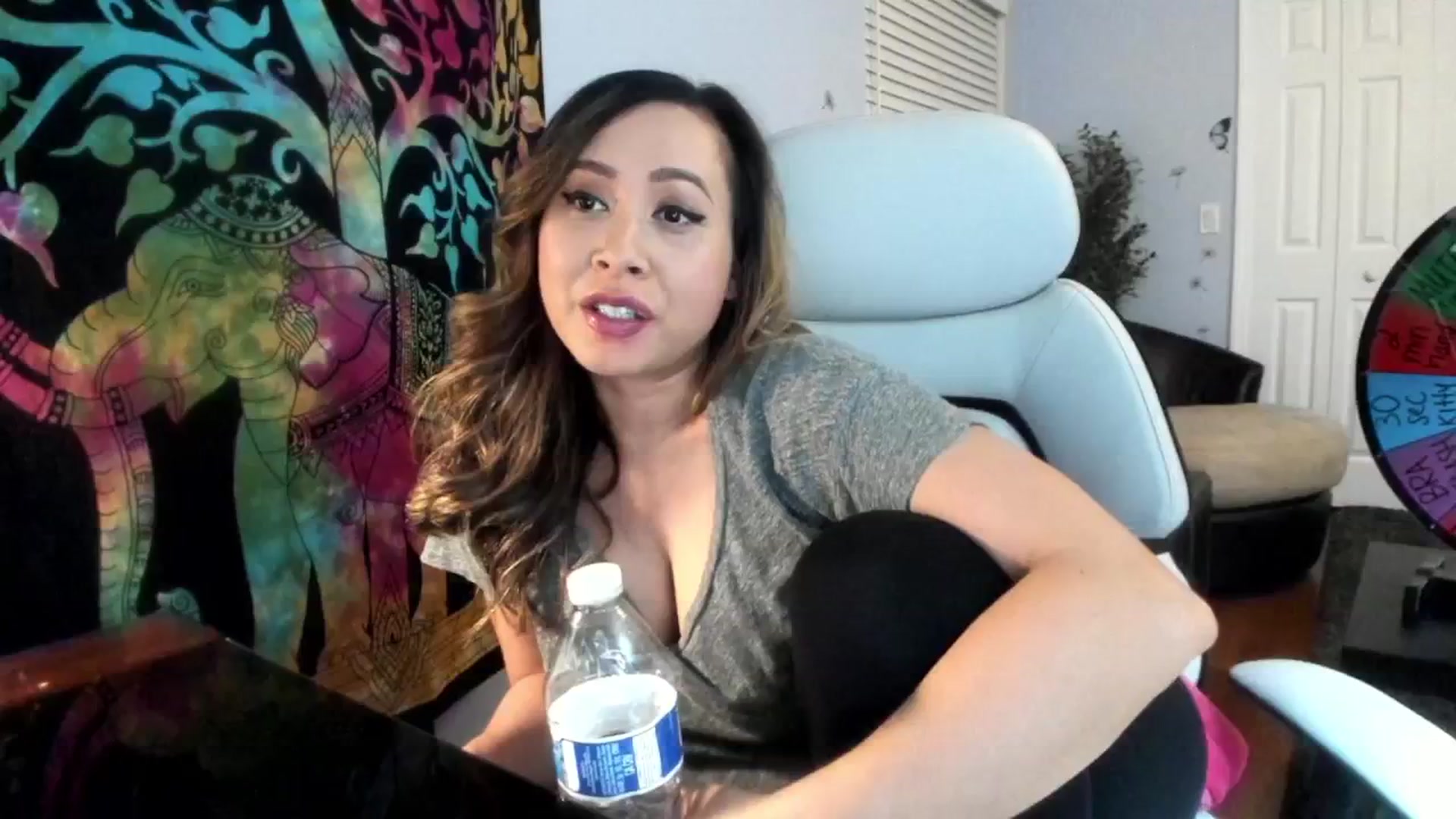 Gallery image thumbnail from Downloads's myfreecams stream on, 07/26/2024, 06:50 image 1 of 20