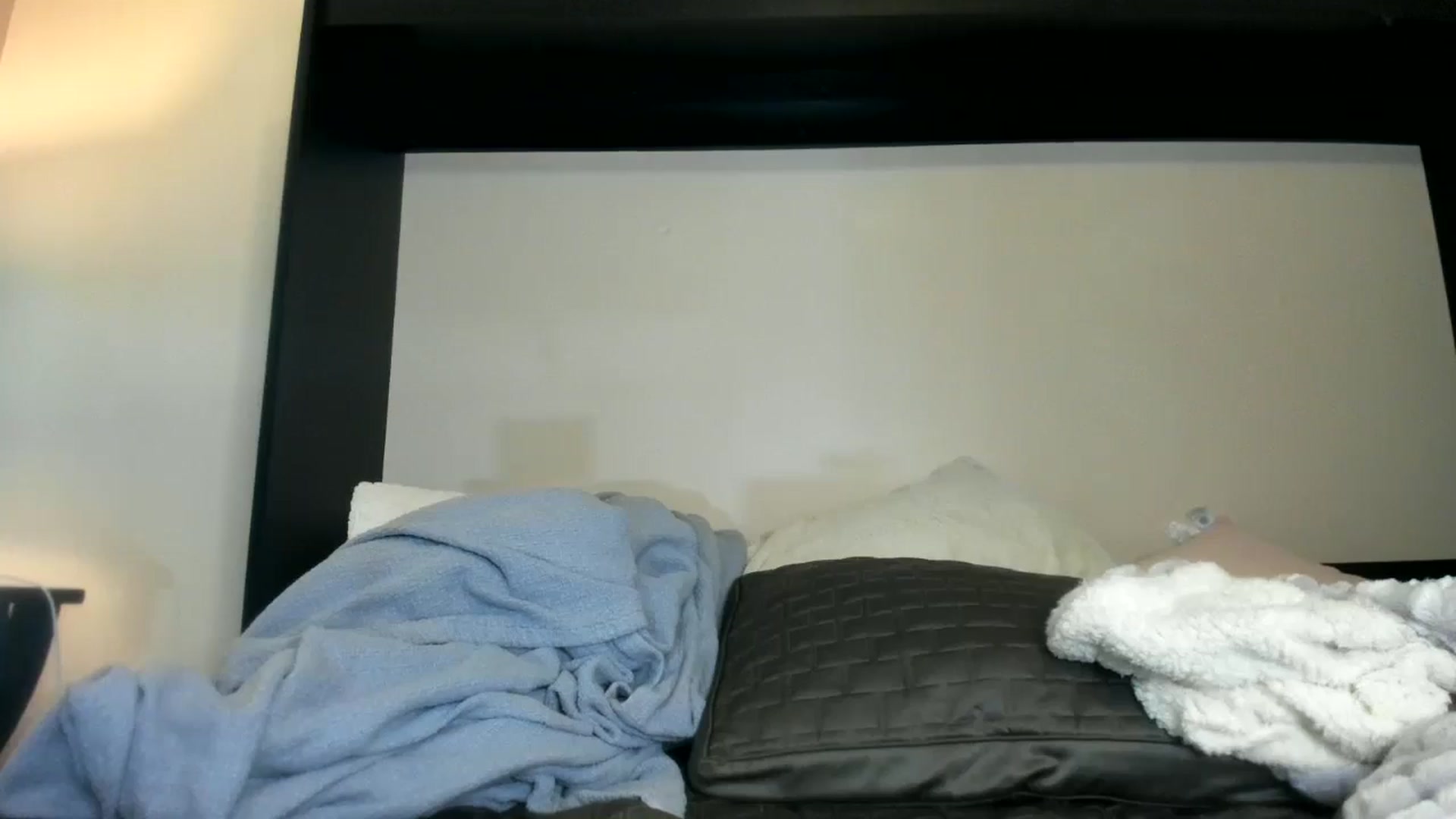 Gallery image thumbnail from Downloads's myfreecams stream on, 08/30/2024, 07:15 image 19 of 20