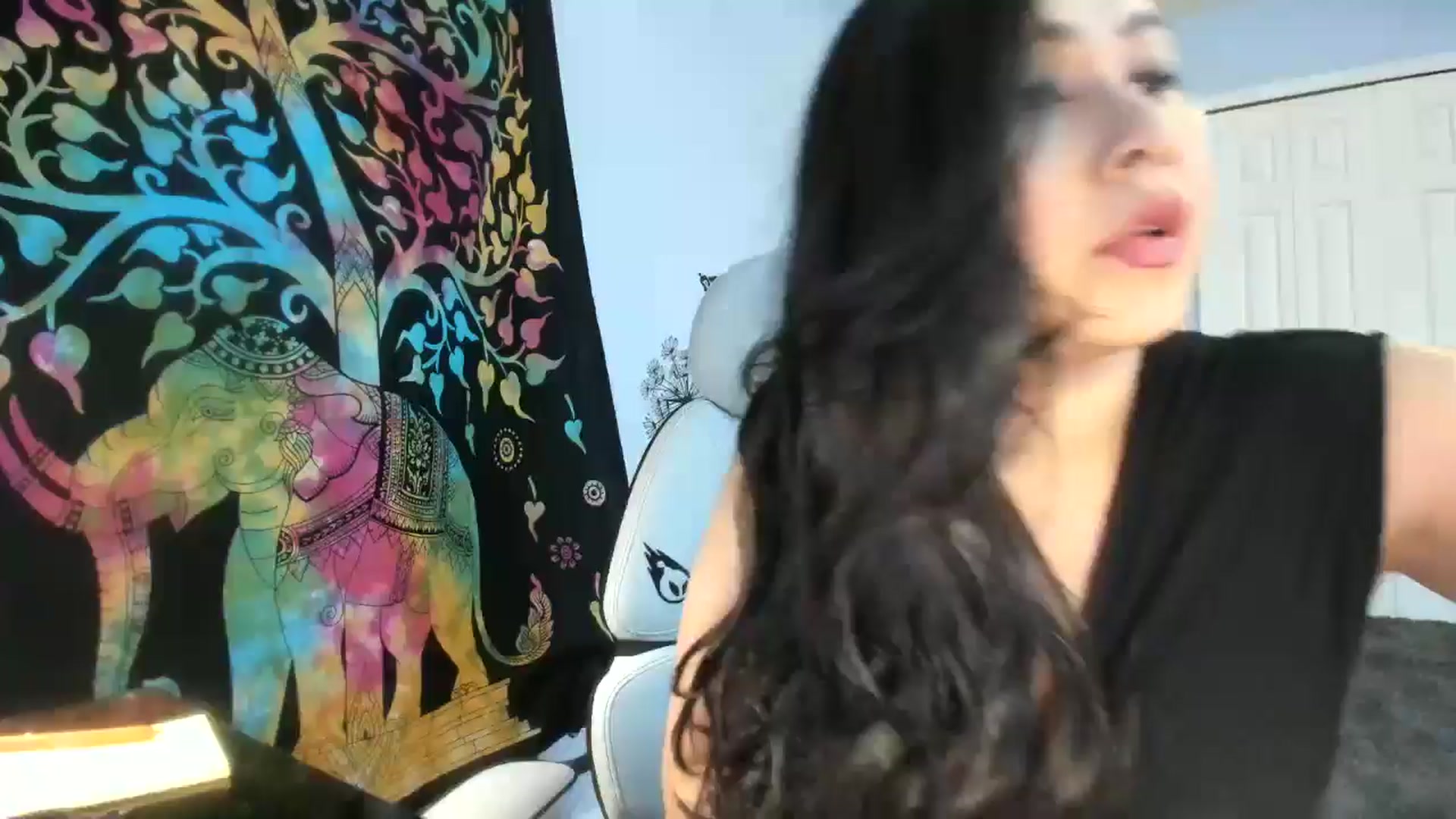 Gallery image thumbnail from Downloads's myfreecams stream on, 01/04/2025, 08:48 image 1 of 20