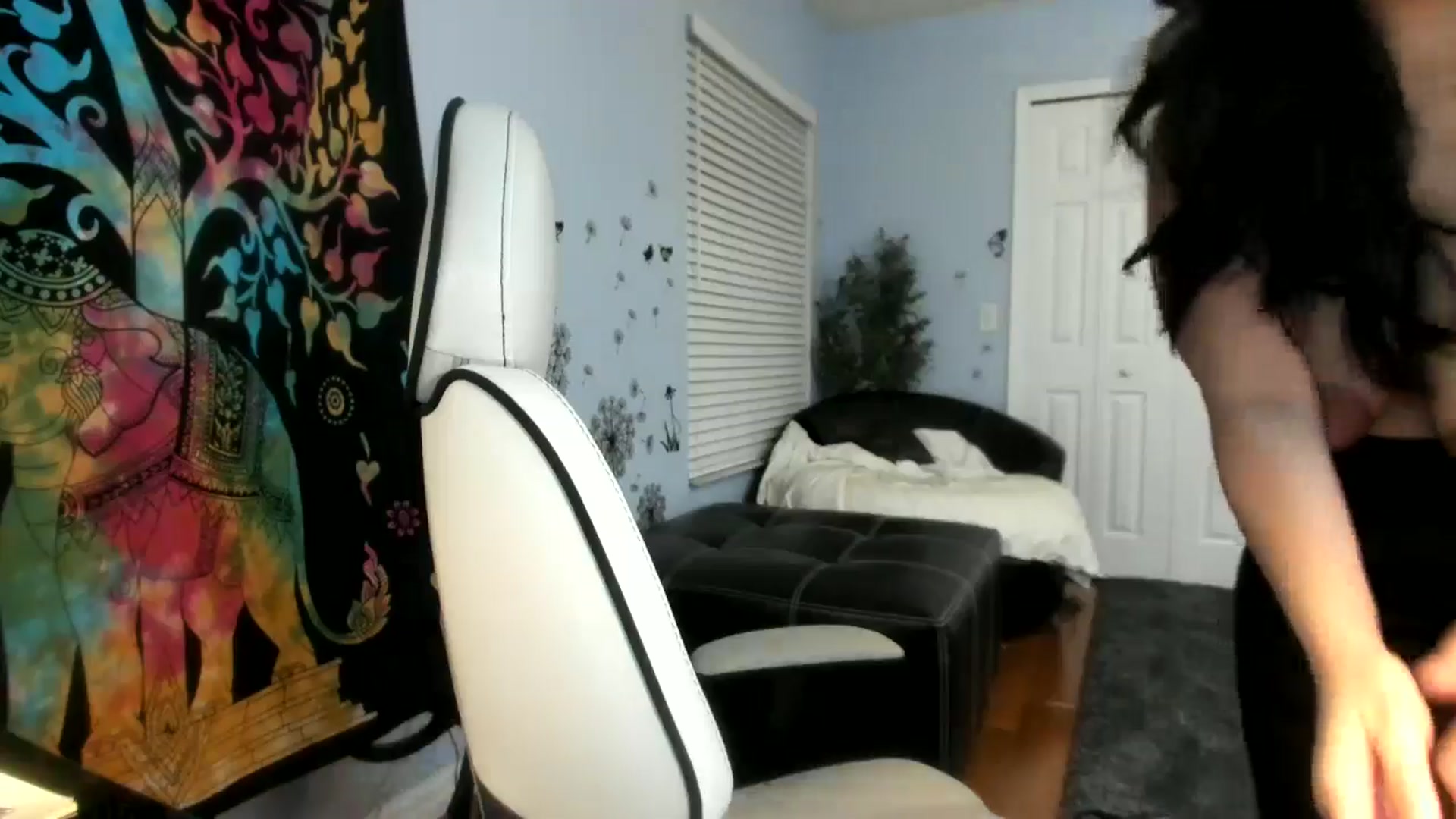 Gallery image thumbnail from Downloads's myfreecams stream on, 01/04/2025, 08:48 image 16 of 20