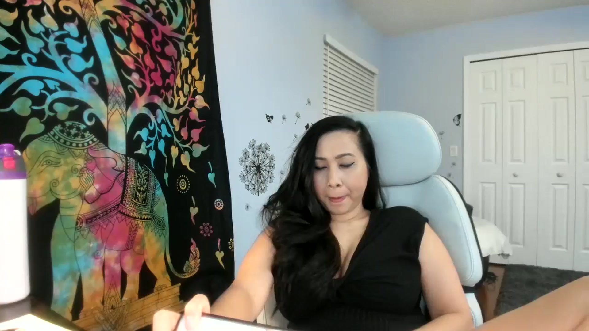 Gallery image thumbnail from Downloads's myfreecams stream on, 01/04/2025, 08:48 image 12 of 20