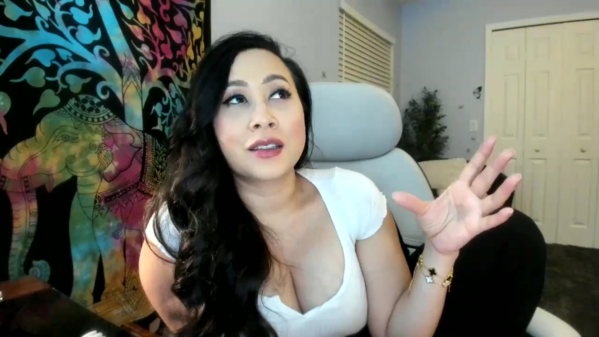 Gallery image thumbnail from Downloads's myfreecams stream on, 01/24/2025, 07:56 image 15 of 20