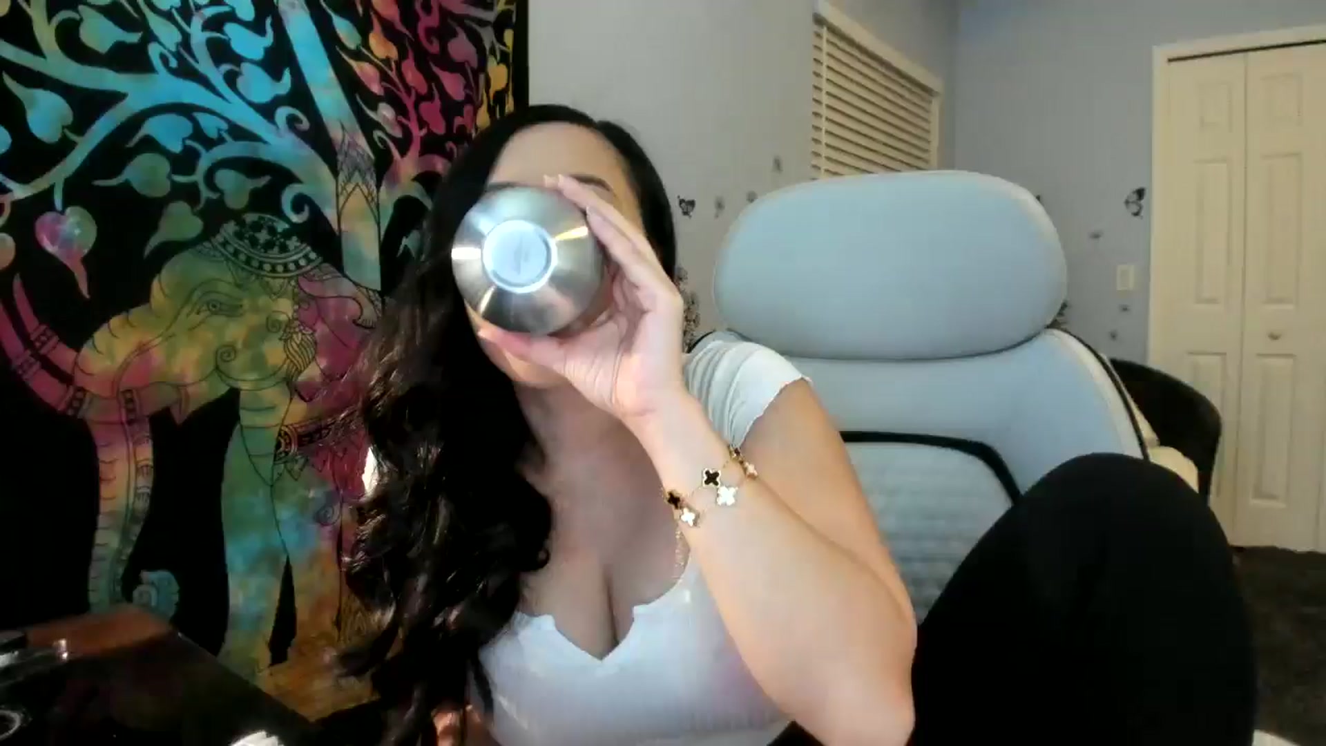 Gallery image thumbnail from Downloads's myfreecams stream on, 01/24/2025, 07:56 image 11 of 20