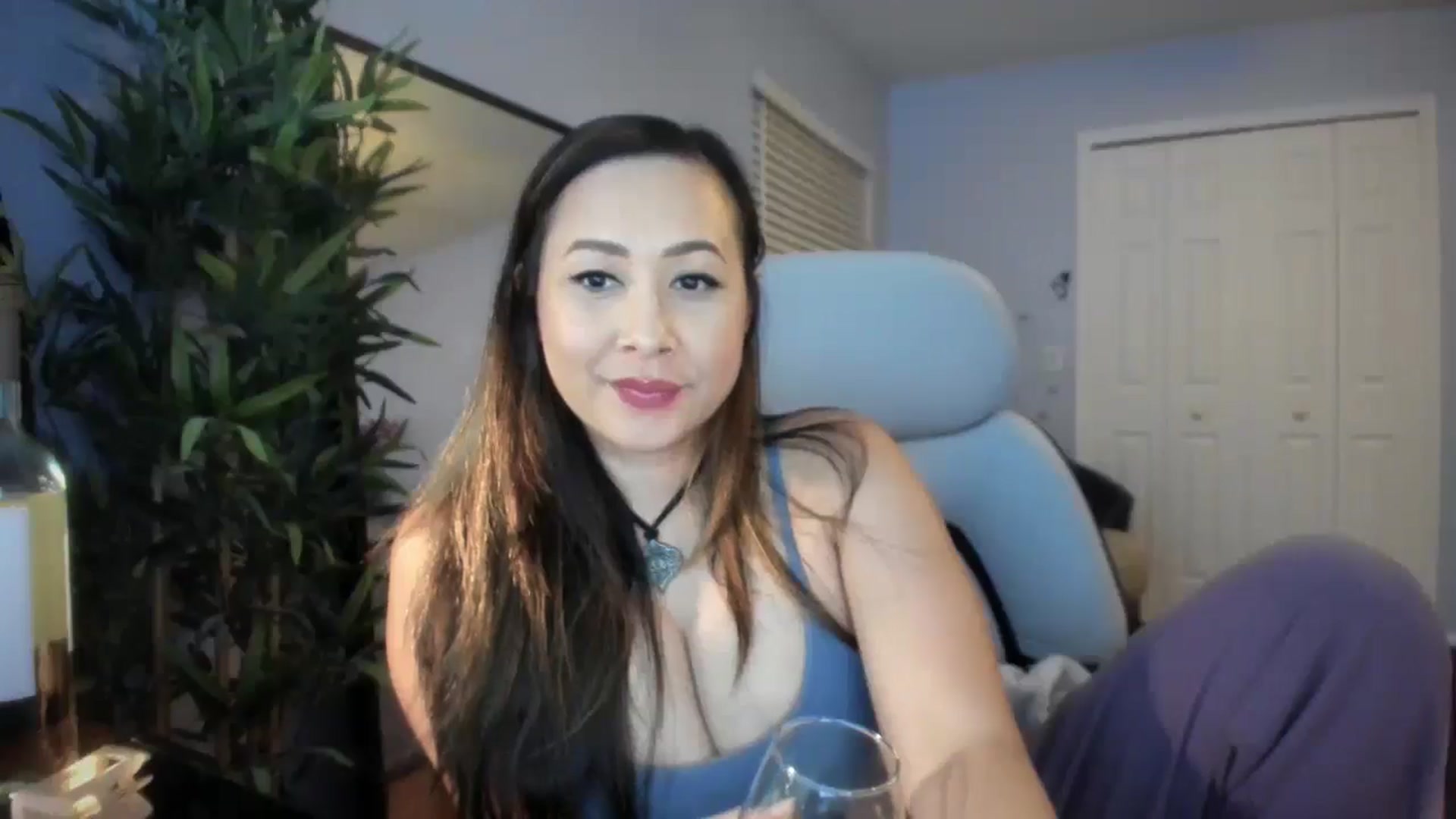 Gallery image thumbnail from Downloads's myfreecams stream on, 05/16/2025, 05:35 image 12 of 20