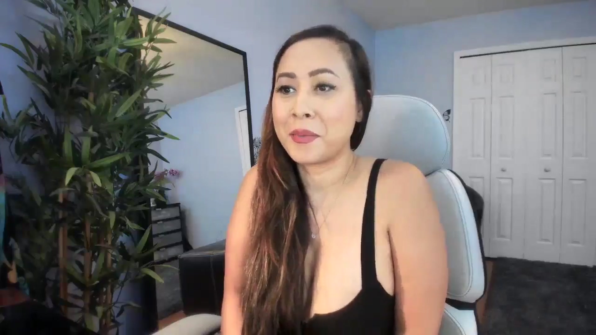 Gallery image thumbnail from Downloads's myfreecams stream on, 06/18/2025, 06:56 image 16 of 20