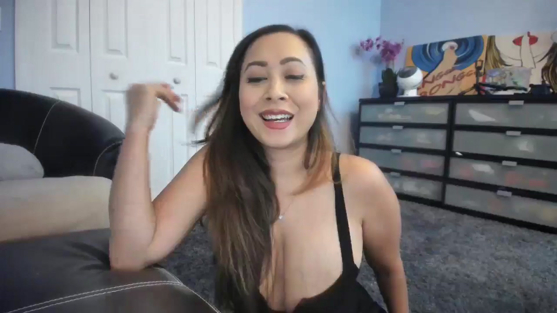 Gallery image thumbnail from Downloads's myfreecams stream on, 06/18/2025, 06:56 image 9 of 20