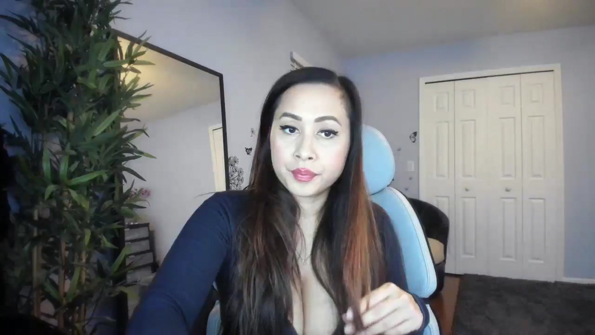Gallery image thumbnail from Downloads's myfreecams stream on, 06/27/2025, 06:15 image 10 of 20